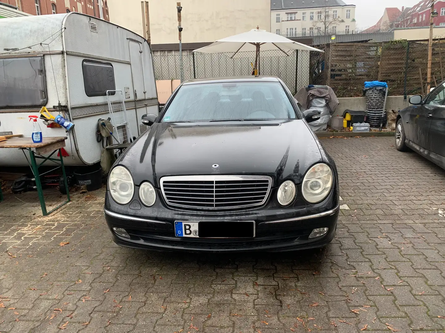 Mercedes-Benz E 270 CDI Avantgarde aus 2 HAND,SCHECKHEFT Black - 1