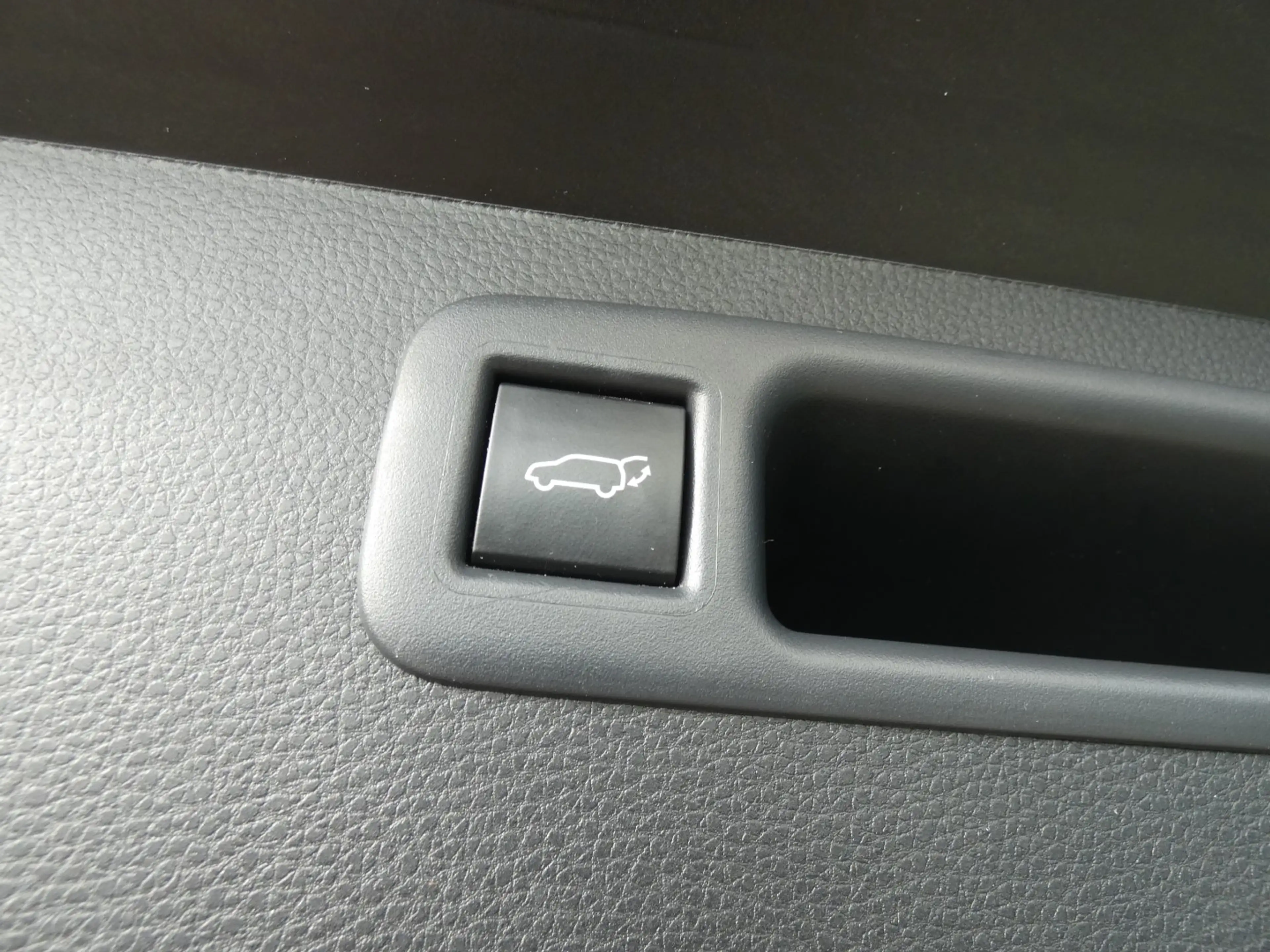 Toyota Highlander Hybrid AWD Premium Plus 7PL +Trekhaak +PANO — photo 14
