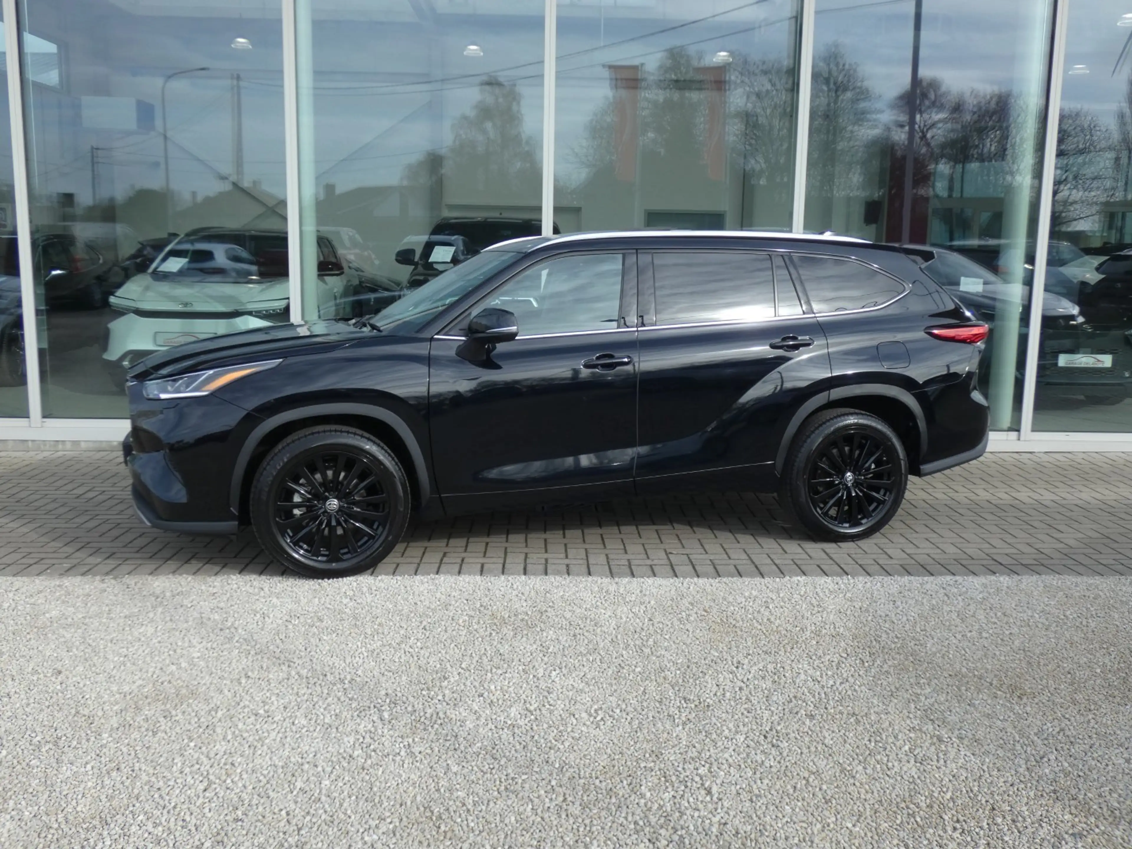 Toyota Highlander Hybrid AWD Premium Plus 7PL +Trekhaak +PANO — photo 4