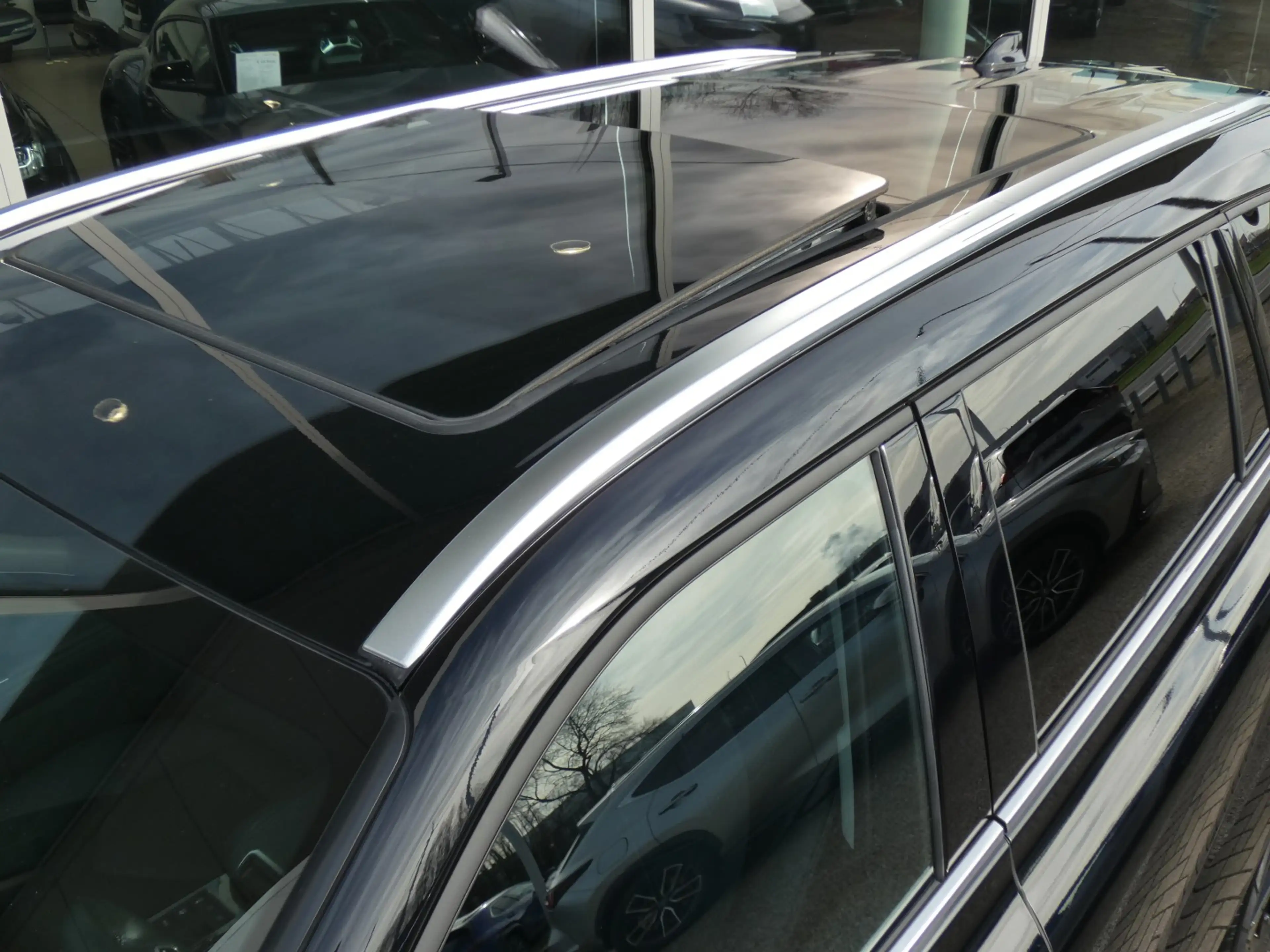 Toyota Highlander Hybrid AWD Premium Plus 7PL +Trekhaak +PANO — photo 7