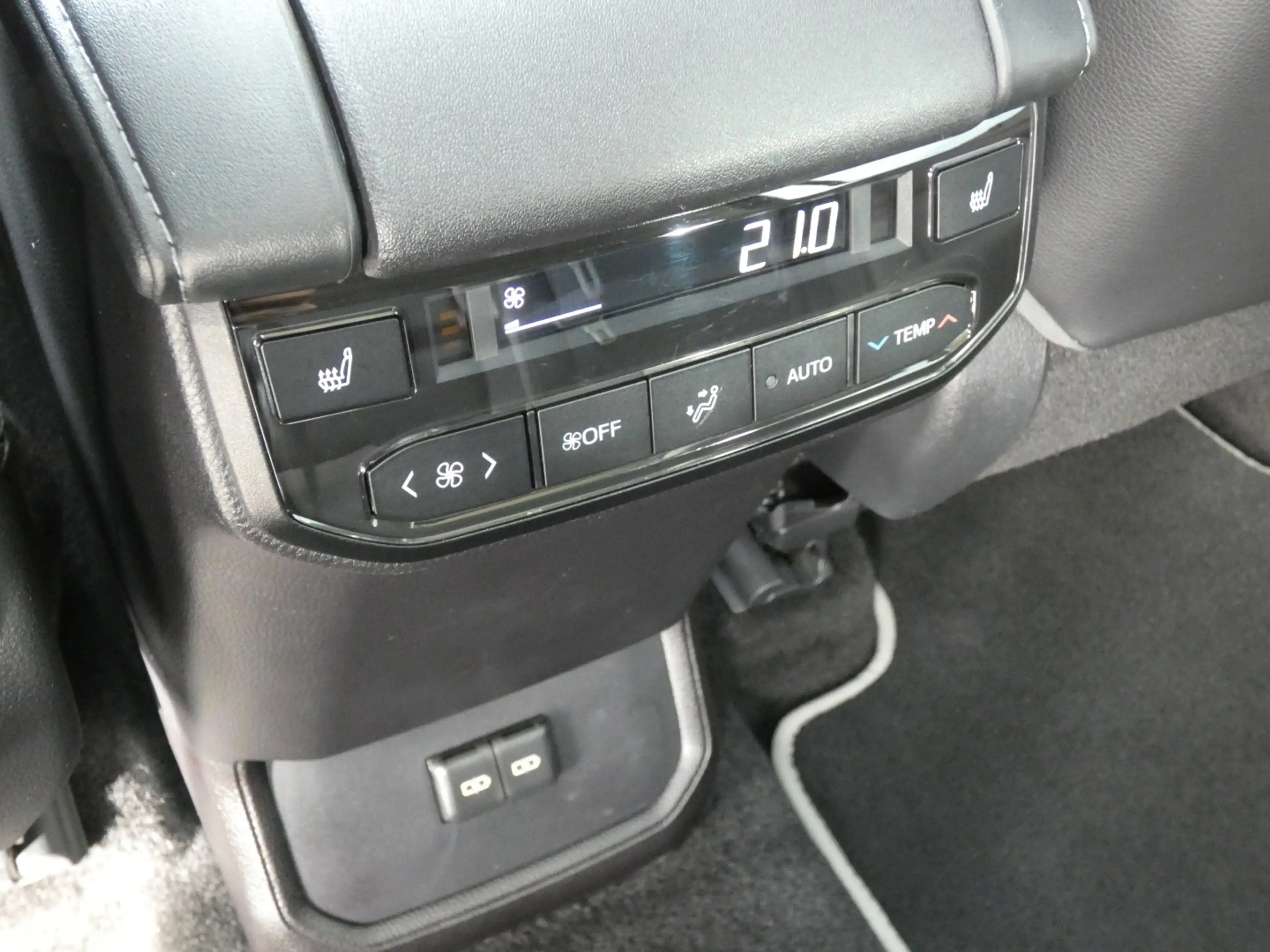 Toyota Highlander Hybrid AWD Premium Plus 7PL +Trekhaak +PANO — photo 11