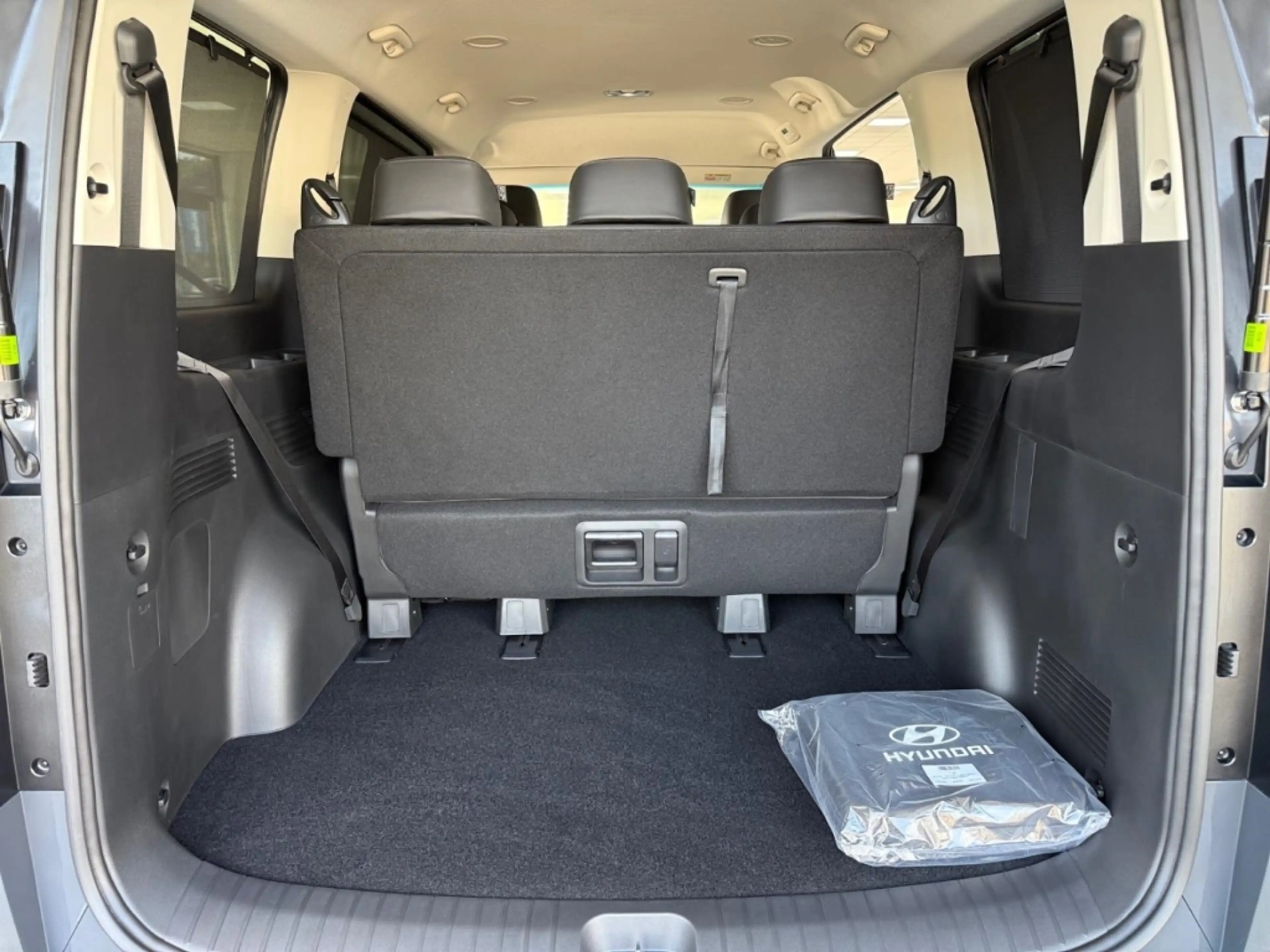 Hyundai STARIA Prime Elektro ELKTR. SCHIEBETÜREN+360GRAD+V2L — photo 12