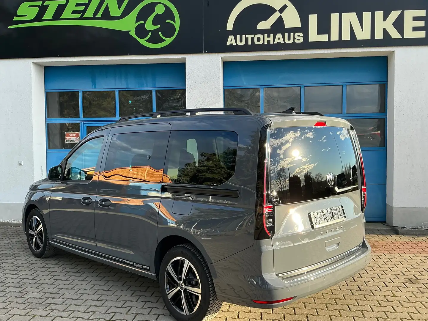 Volkswagen Caddy Caddy Maxi TSI Dark Label Ausstellfenster AHK Kam Grau - 2