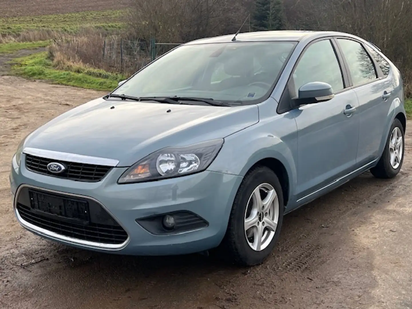 Ford Focus Titanium Klimaautomatik-AHK-Tüv 05-2027-Euro 4 Grau - 1