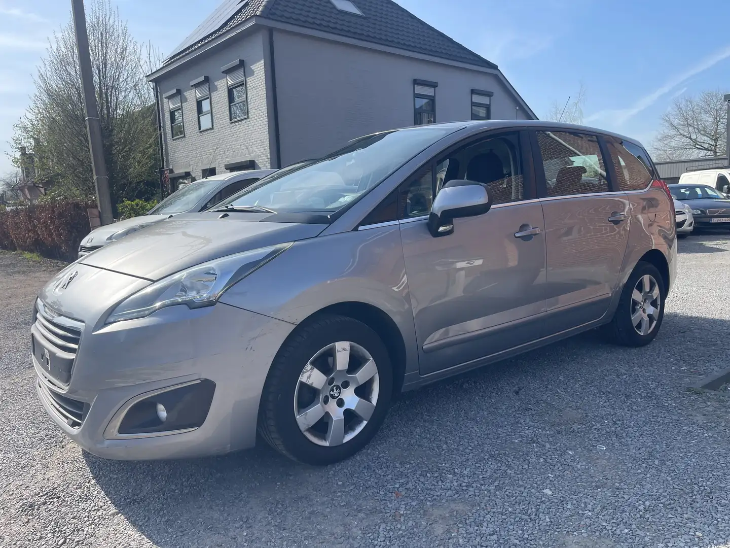 Peugeot 5008 1.6 HDi,Airco,Gps, 7 PLaatsen!,Cruise,Sensoren,.. Grijs - 1
