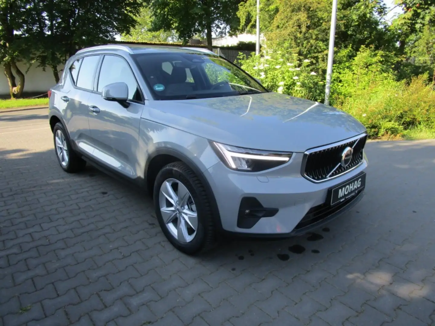 Volvo XC40 2WD B3 EU6e Core Navi digitales Cockpit Soundsyste Grau - 2