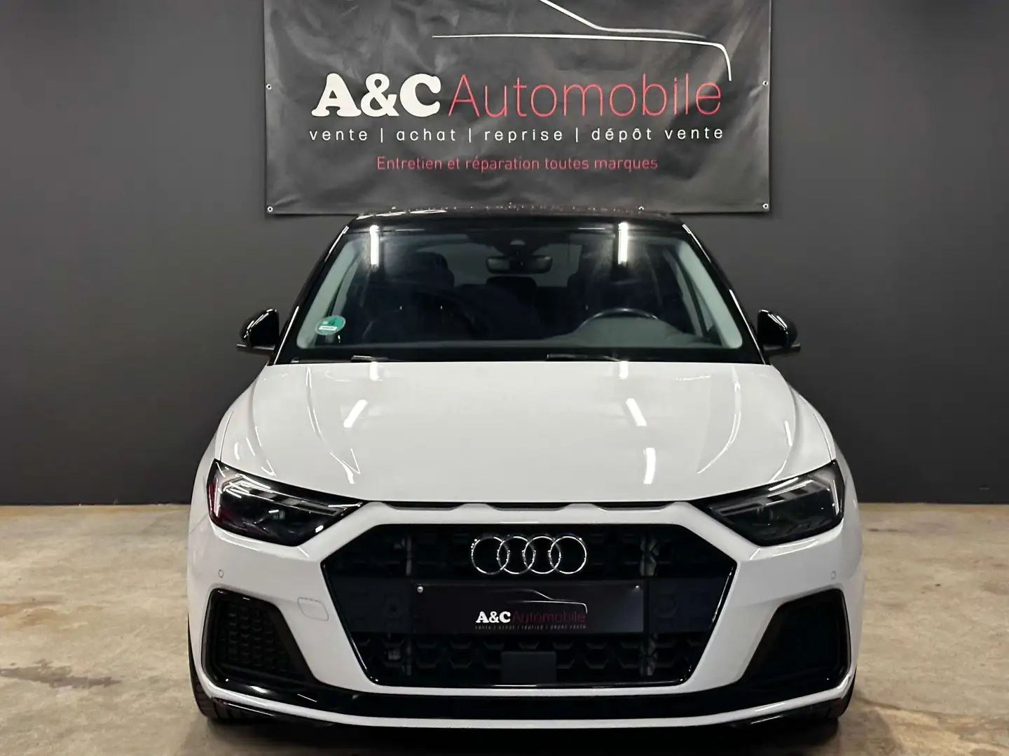 Audi A1 A1 Sportback 1.0 essnece Blanc - 2