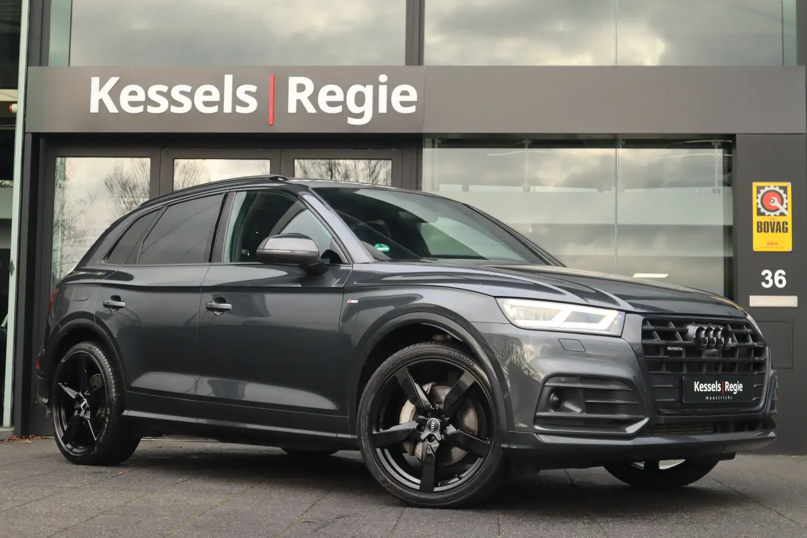 Audi Q5 55 TFSI e S-line Pano Lucht B&O 360 ACC Matrix Key Grijs - 2