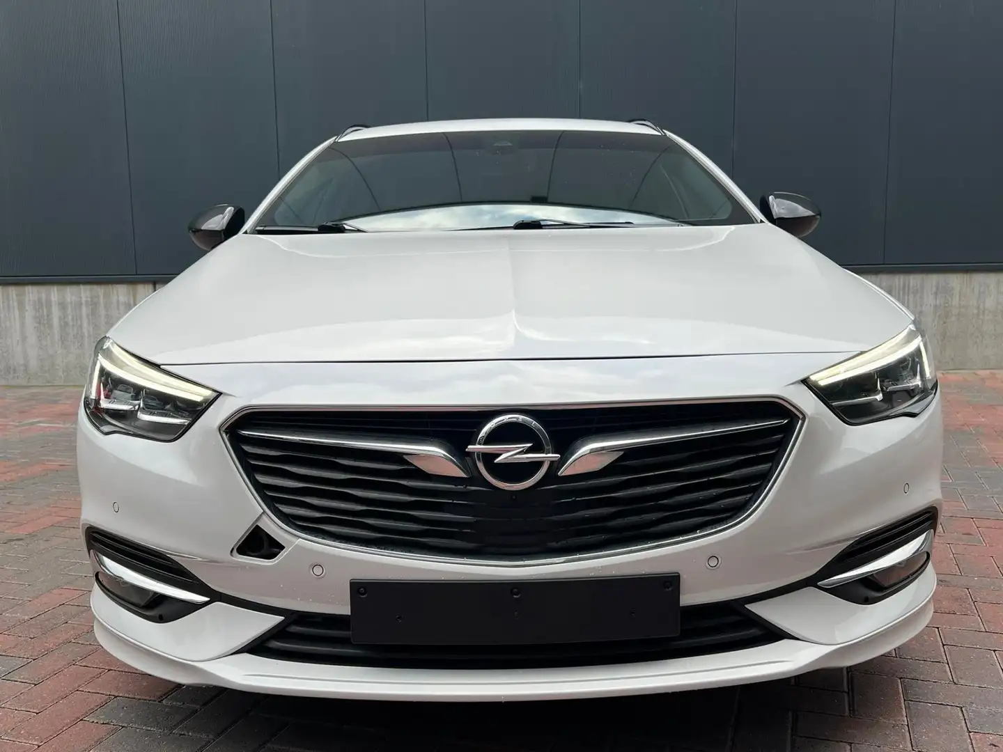Opel Insignia Sports Tourer 2.0 CDTI 4x4 BiTurbo GSI Exclusive * Weiß - 2