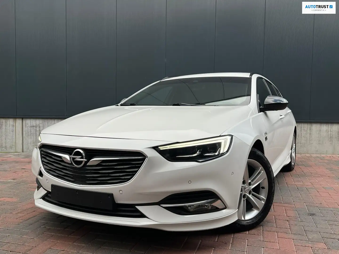 Opel Insignia Sports Tourer 2.0 CDTI 4x4 BiTurbo GSI Exclusive * Weiß - 1
