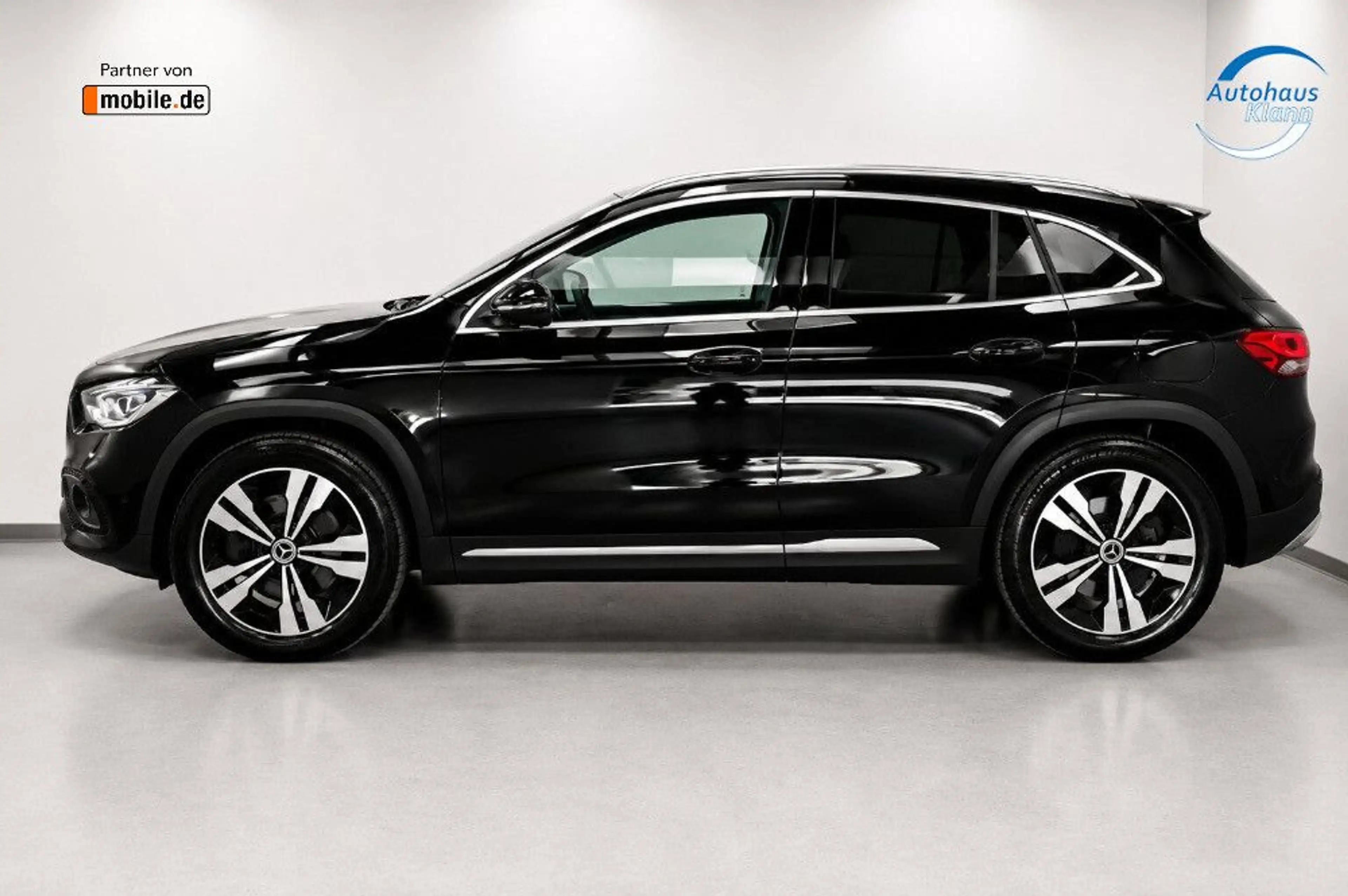 Mercedes-Benz GLA 250 224PS DCT 4Matic ACC PANO 360° 1Hand — photo 4