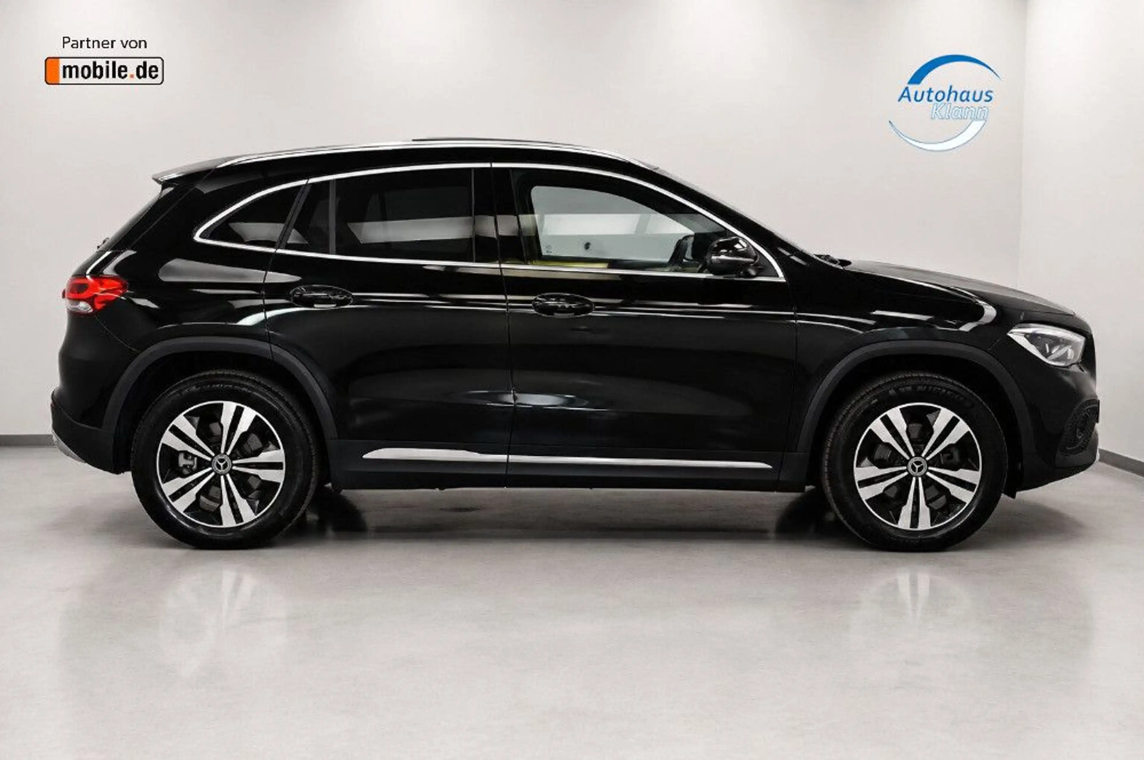 Mercedes-Benz GLA 250 224PS DCT 4Matic ACC PANO 360° 1Hand — photo 5