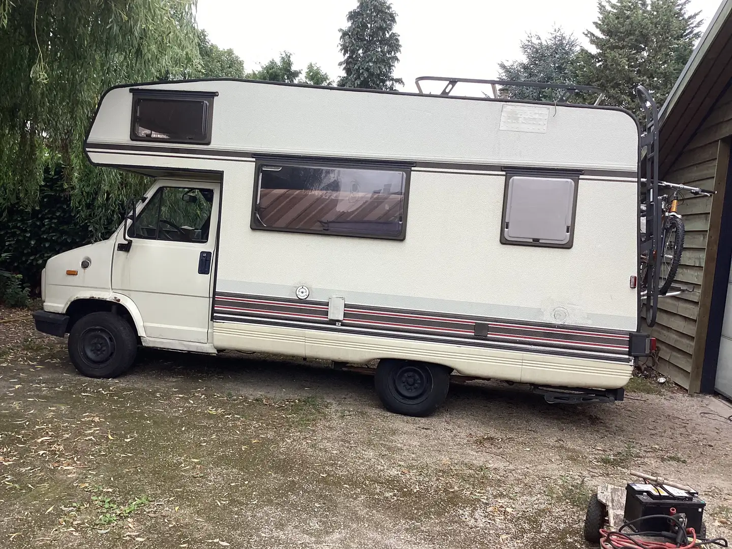 Fiat Ducato Burstner Camper Alkoof Beige - 2