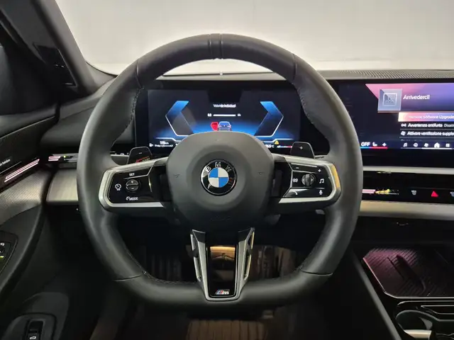 BMW 5 Series view 10