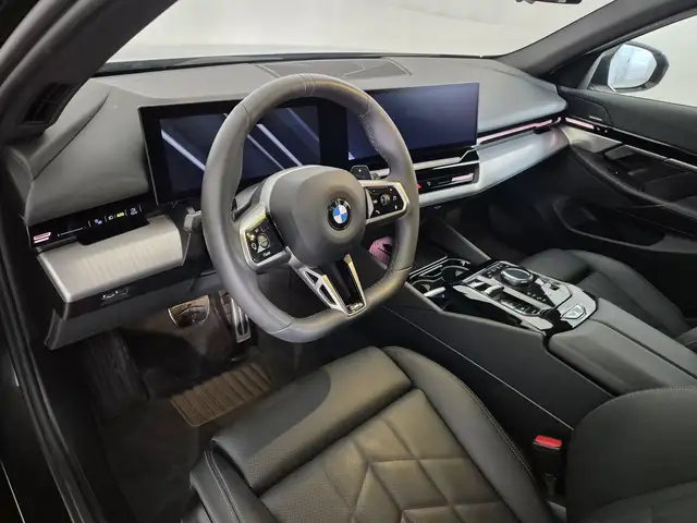 BMW 5 Series view 7