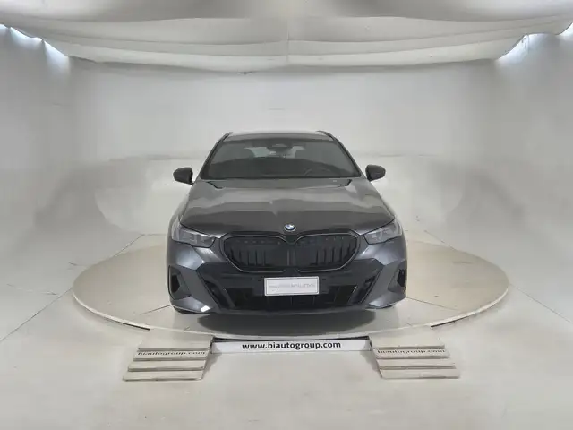 BMW 5 Series view 3