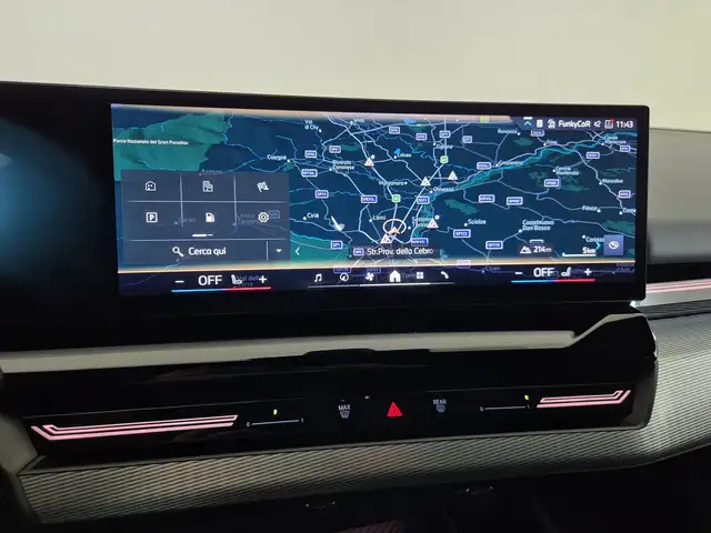 BMW 5 Series view 13