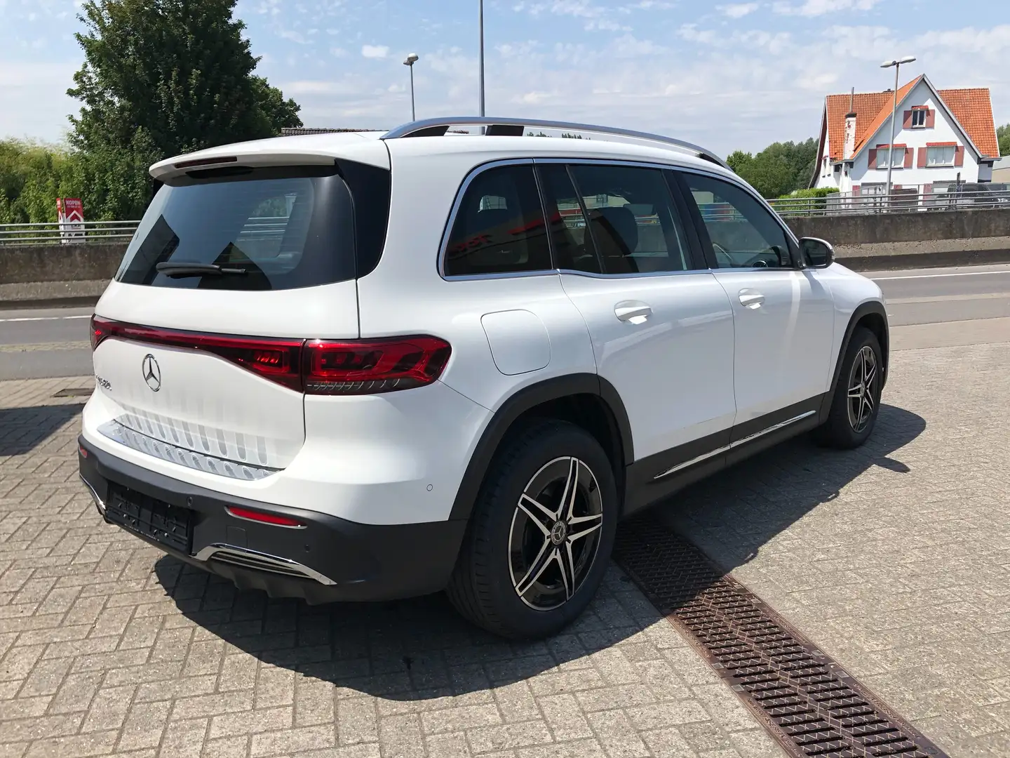 Mercedes-Benz EQB 250 AMG Line,Camera,Sport Pack,Carpaly,Dodehoek assist Blanc - 2