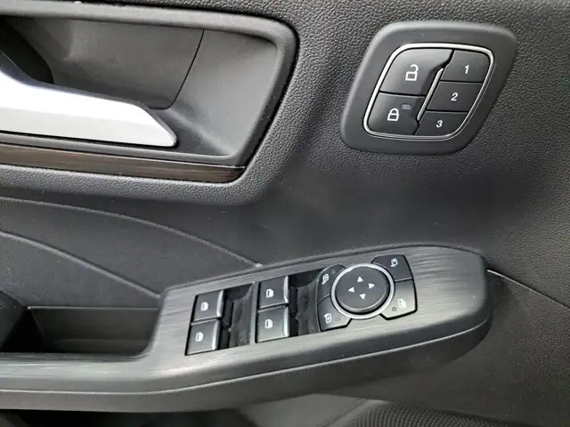 Ford Kuga view 12