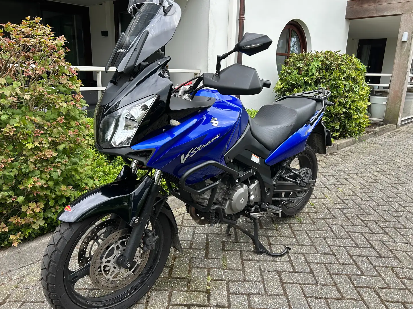 Suzuki V-Strom 650 All road plava - 2