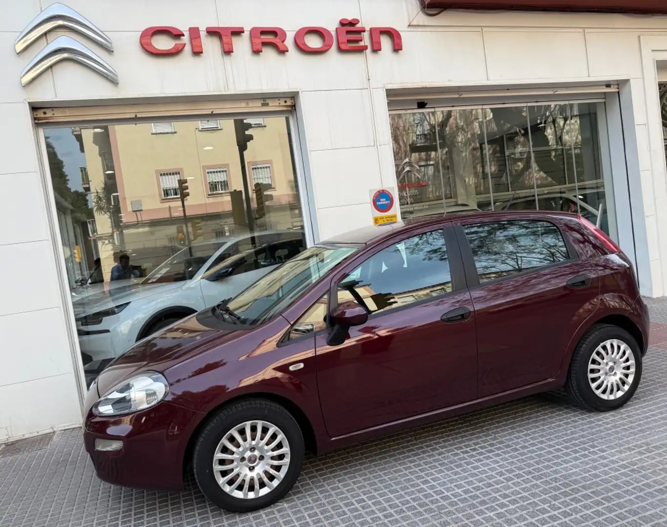 Fiat Punto 1.4 S&S Easy Burdeos - 2