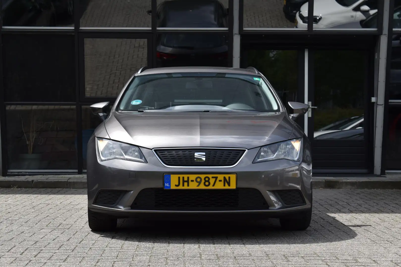 SEAT Leon ST 1.0 EcoTSI Reference Trekhaak Cruise Airco NAP Gris - 2