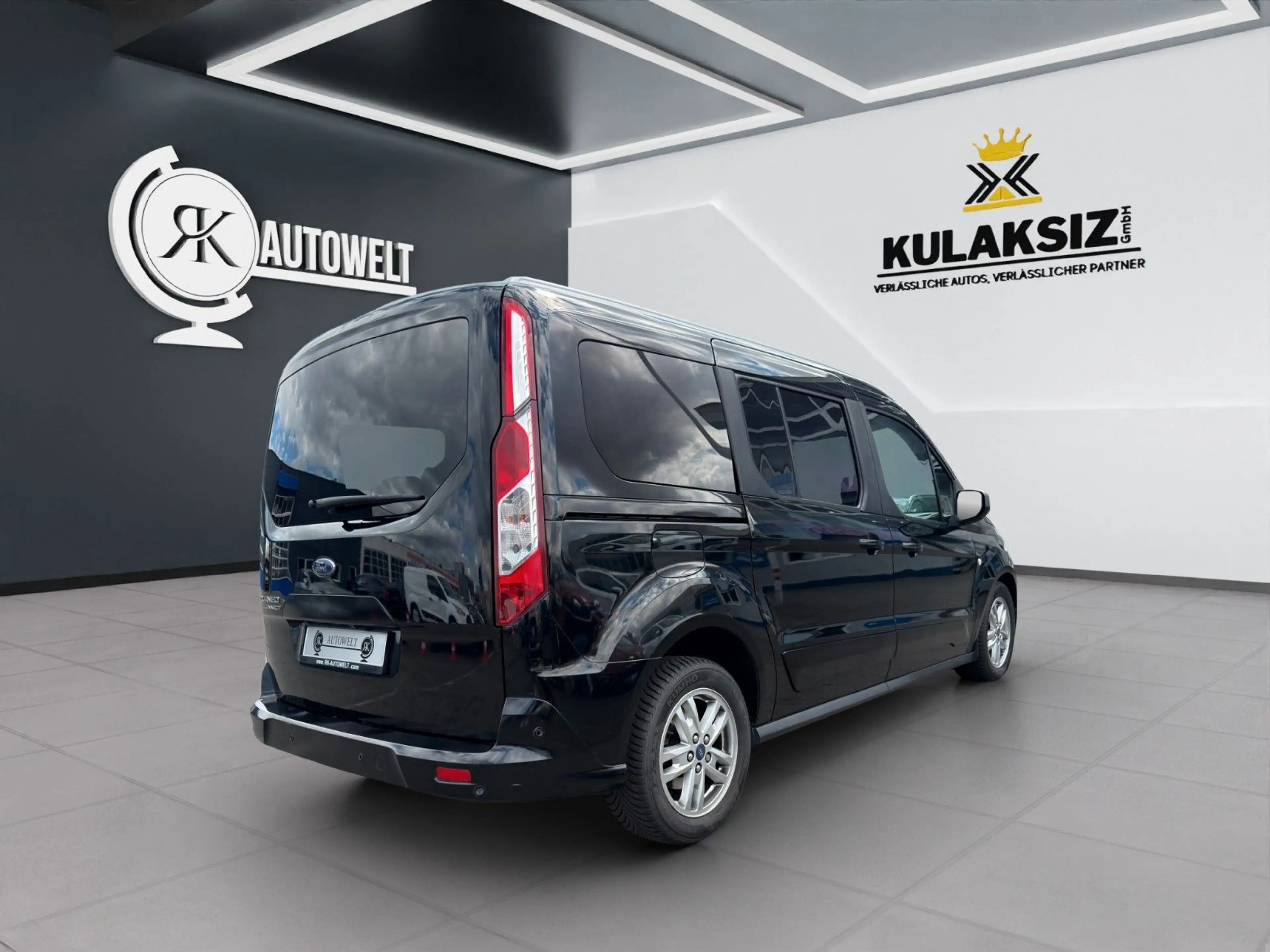 Ford Grand Tourneo Connect Titanium*7 SITZ*PANO*KAM* — photo 5