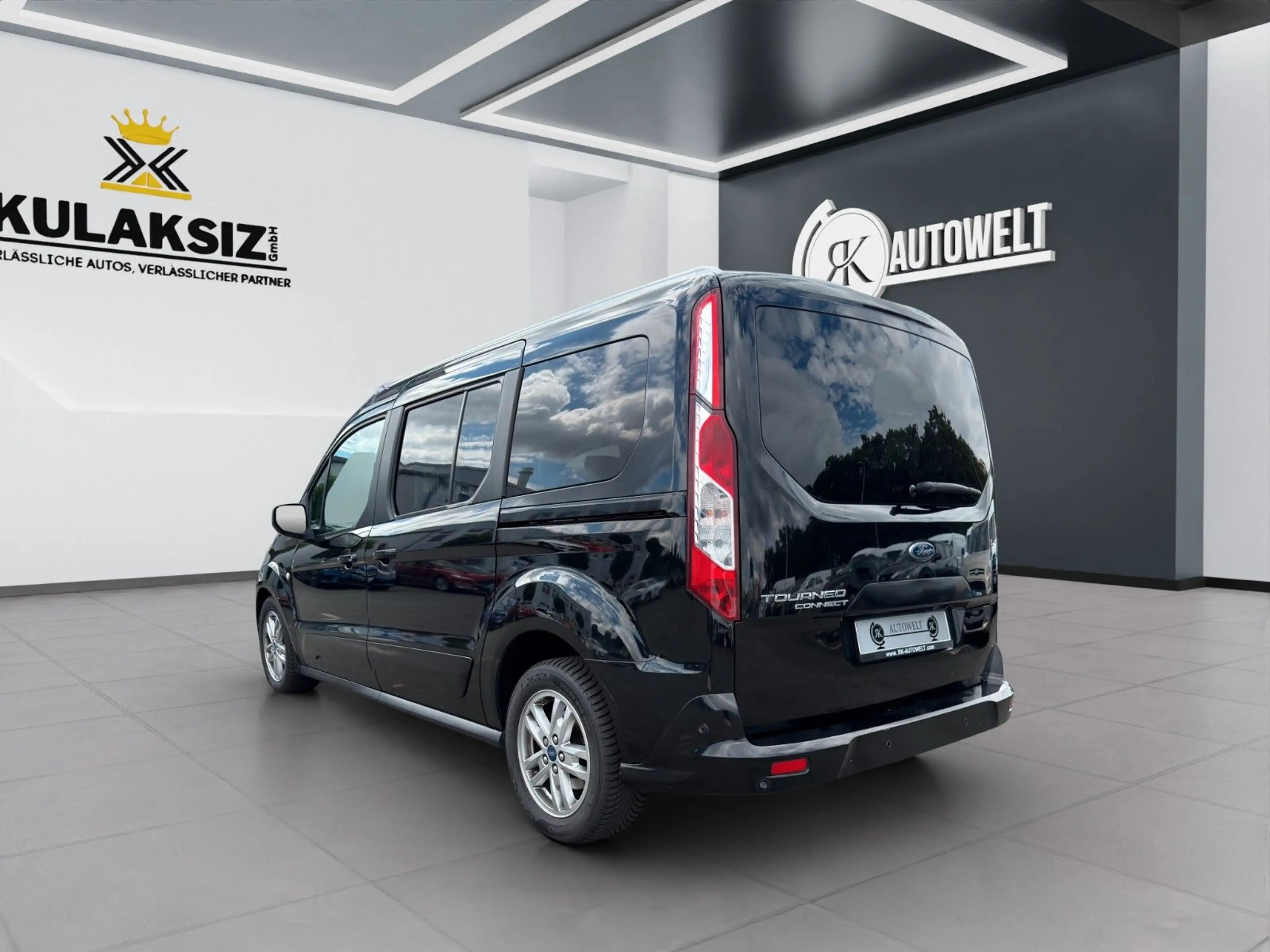 Ford Grand Tourneo Connect Titanium*7 SITZ*PANO*KAM* — photo 3