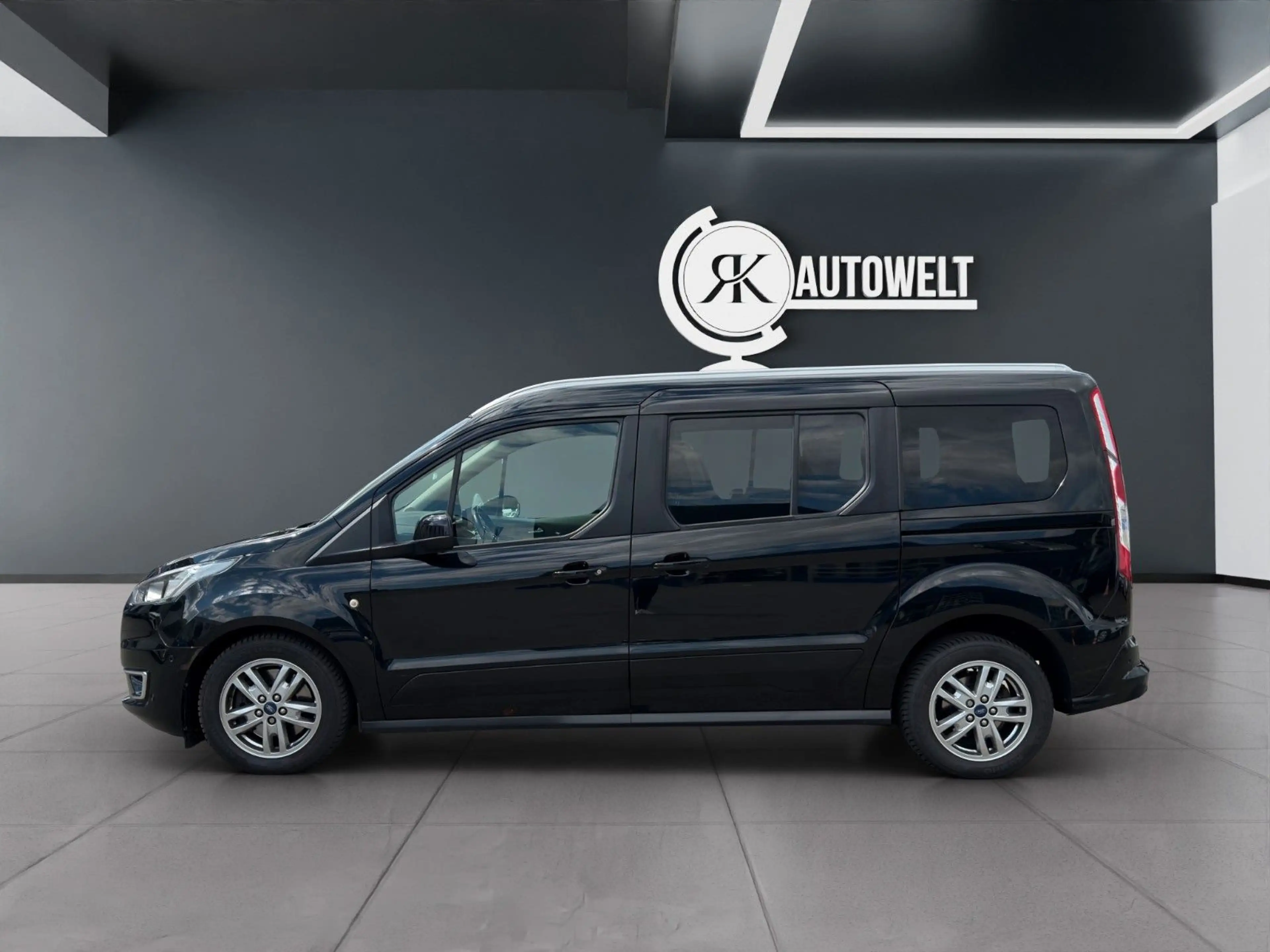 Ford Grand Tourneo Connect Titanium*7 SITZ*PANO*KAM* — photo 2