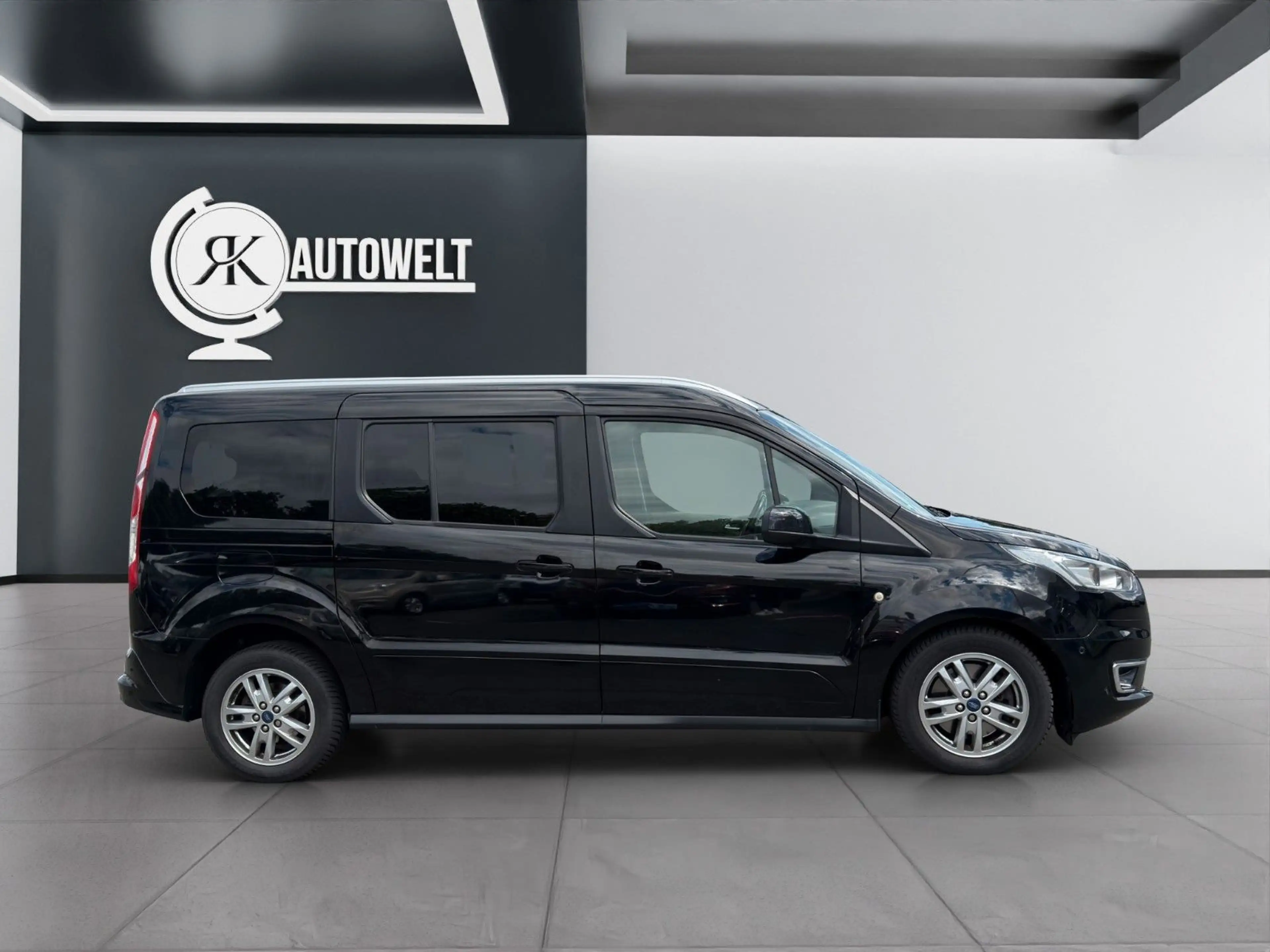 Ford Grand Tourneo Connect Titanium*7 SITZ*PANO*KAM* — photo 6