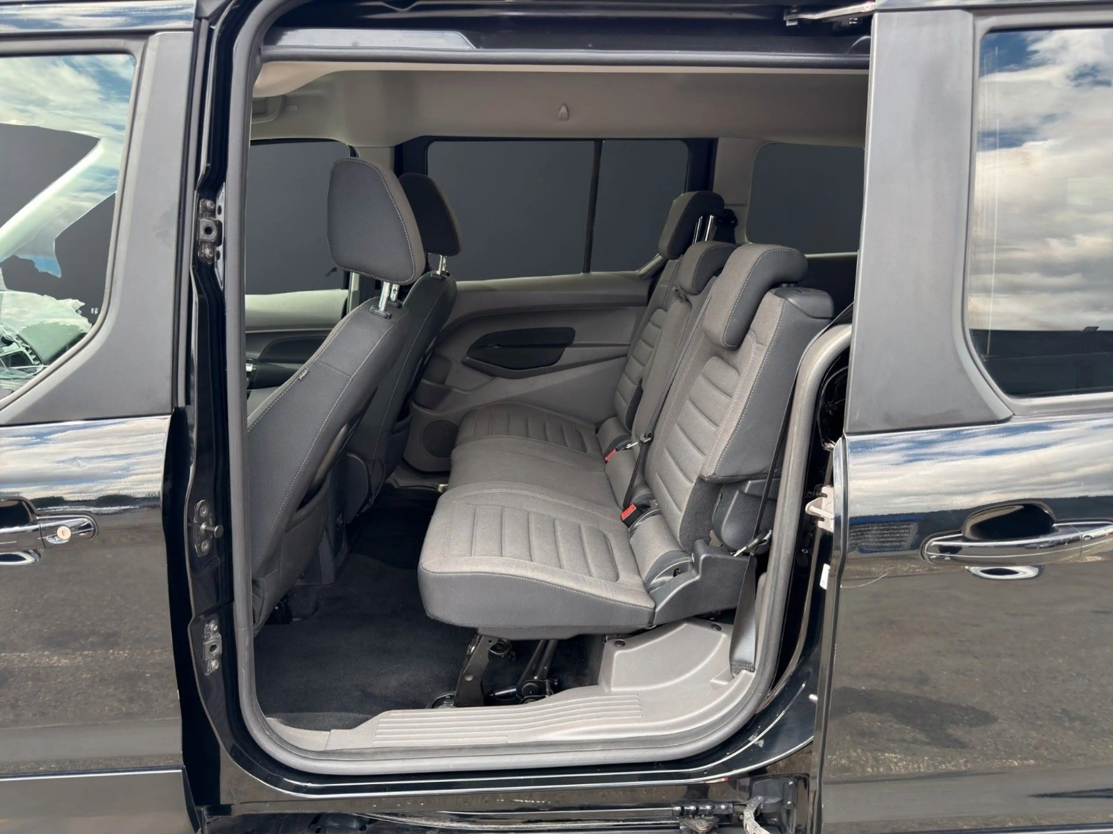 Ford Grand Tourneo Connect Titanium*7 SITZ*PANO*KAM* — photo 11