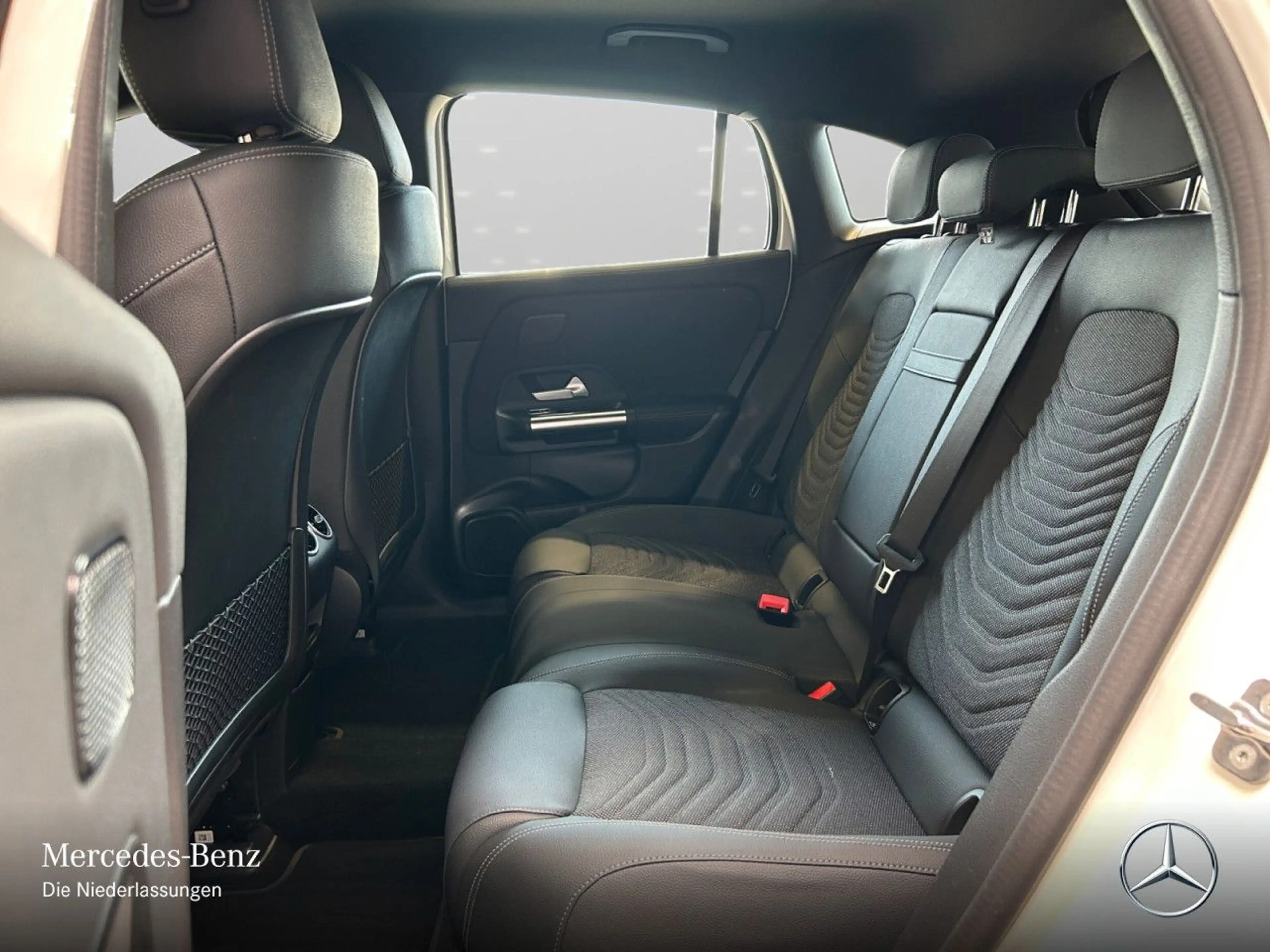 Mercedes-Benz EQA 250 PROG+PLUS-PAKET+360+KEYLESS+SPUR — photo 12