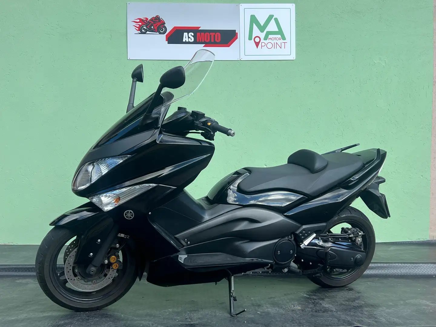 Yamaha TMAX 500 in formula 50% - 1