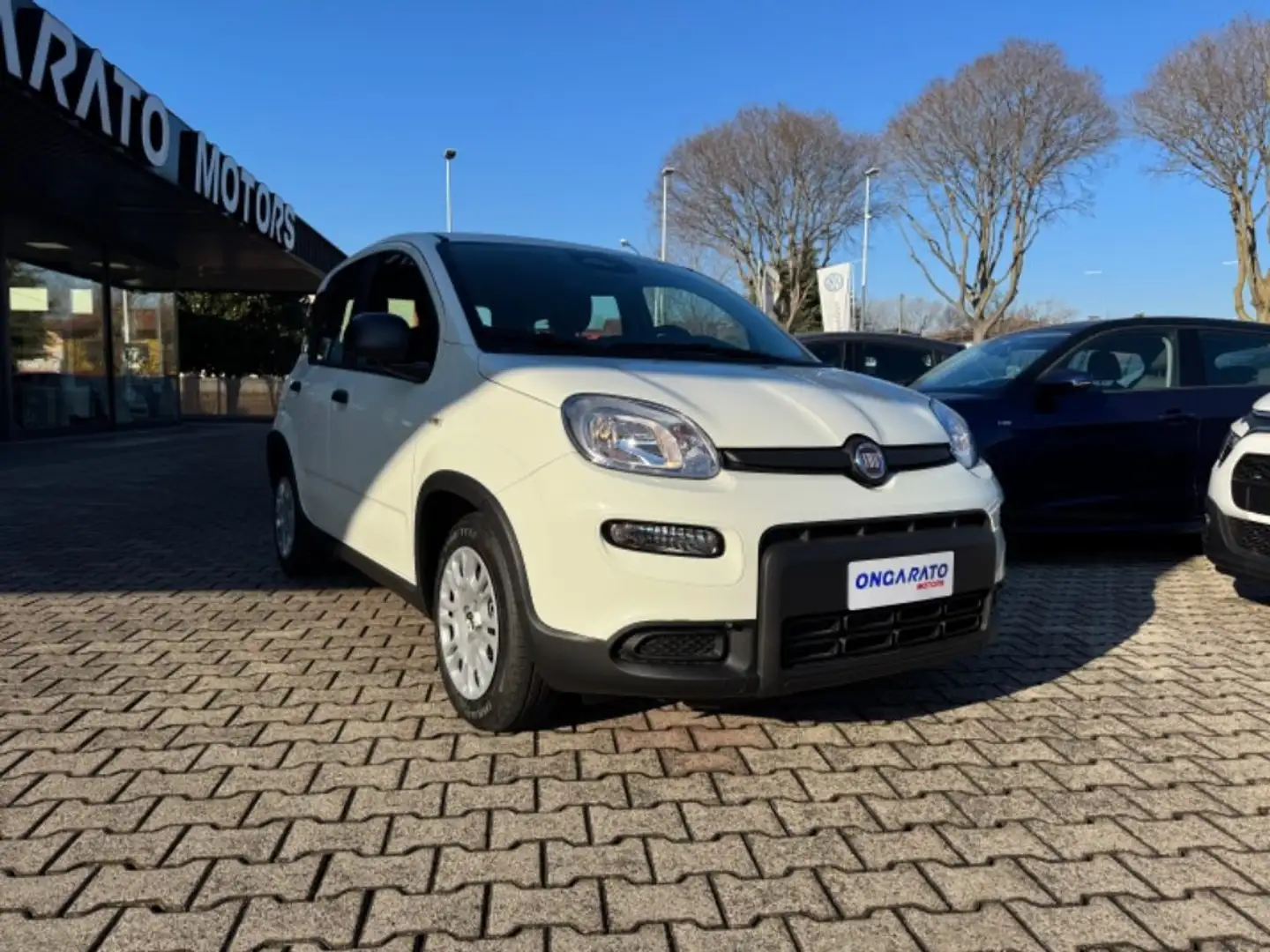 Fiat Panda 1.0 FireFly S&S Hybrid Pandina #Pack.City #5posti Bianco - 2