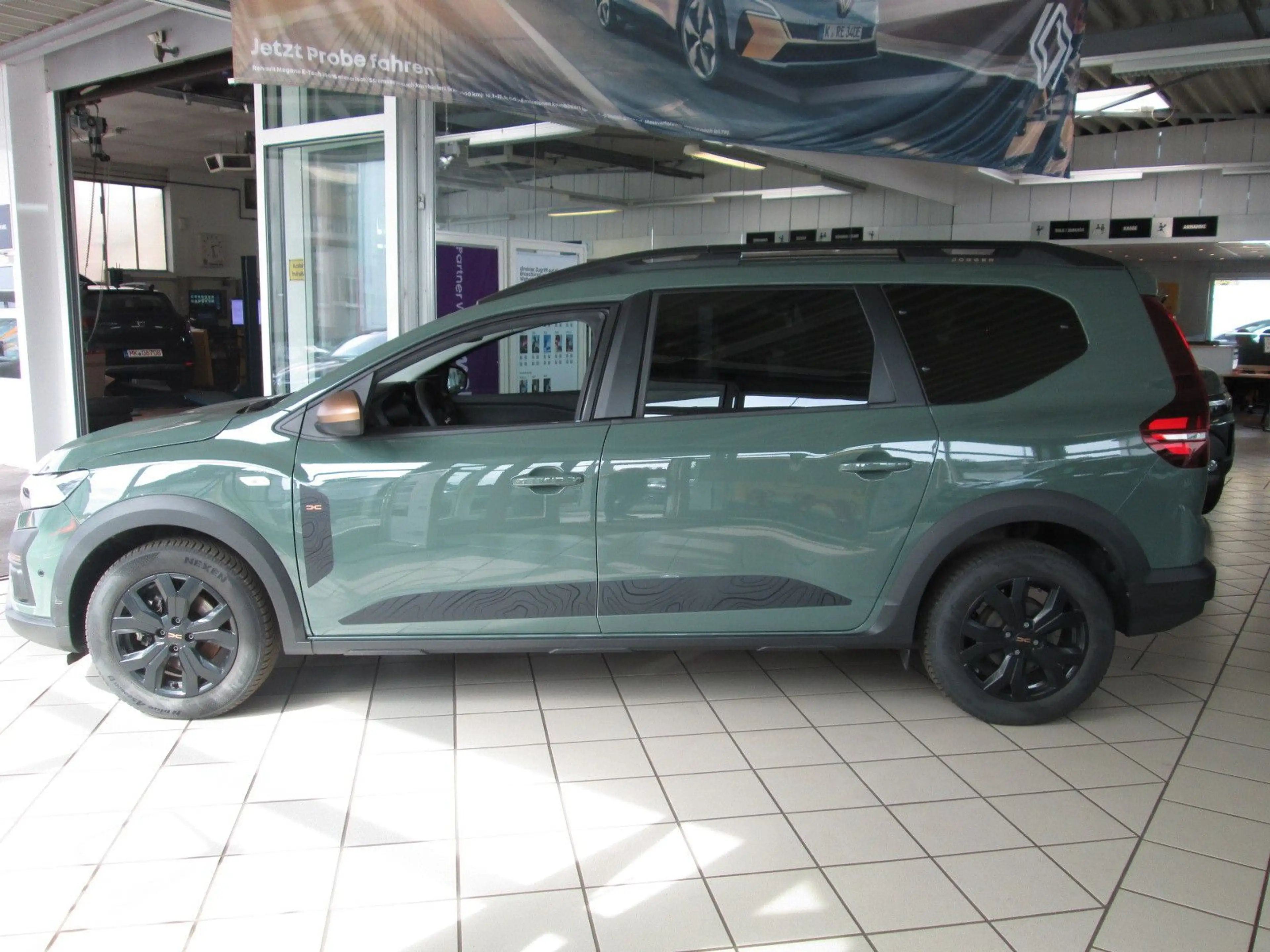 Dacia Jogger Extreme*KLIMAAUTOM*RÜCKFAHRKAMERA*7 SITZE — photo 2