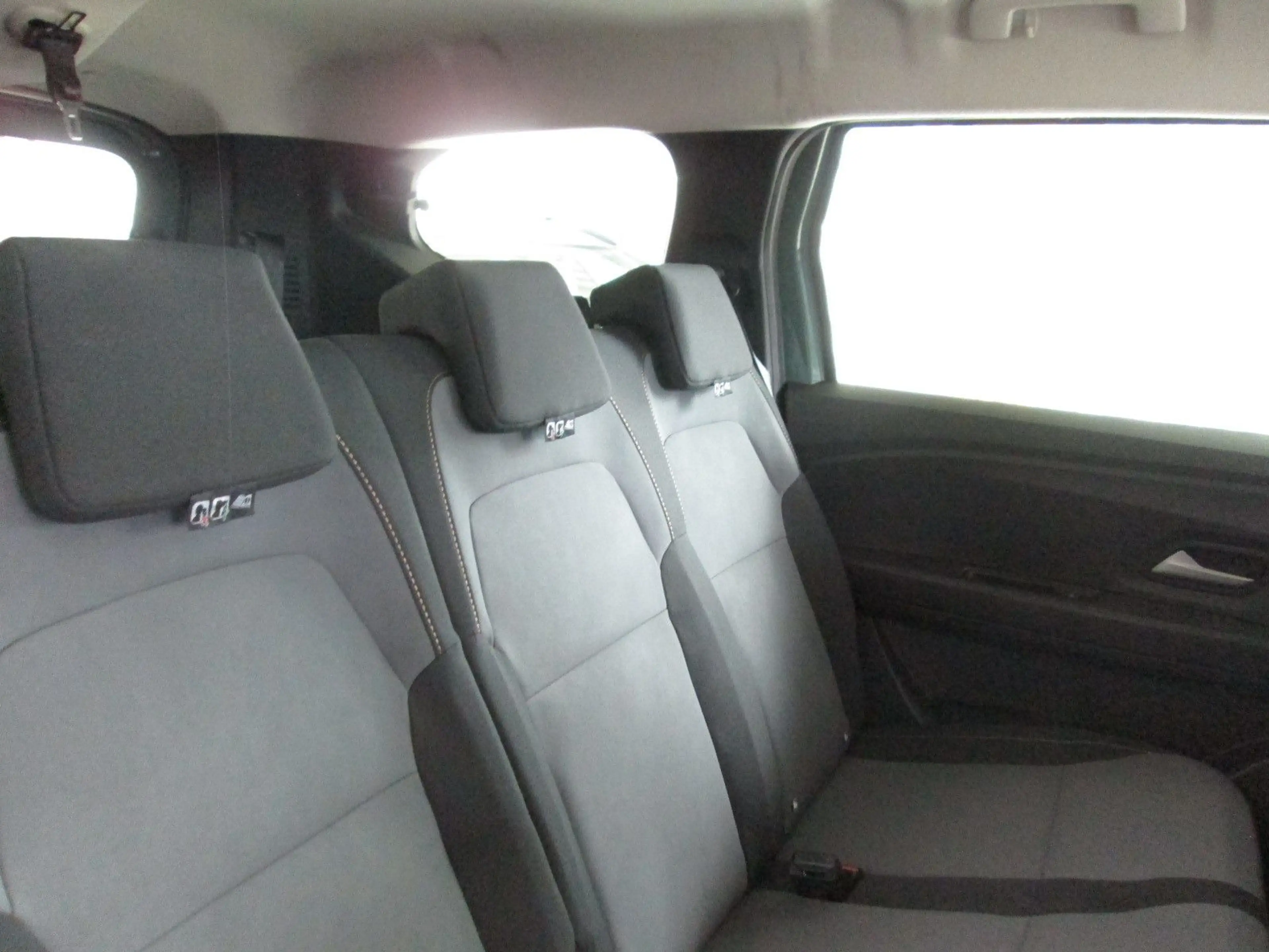 Dacia Jogger Extreme*KLIMAAUTOM*RÜCKFAHRKAMERA*7 SITZE — photo 12