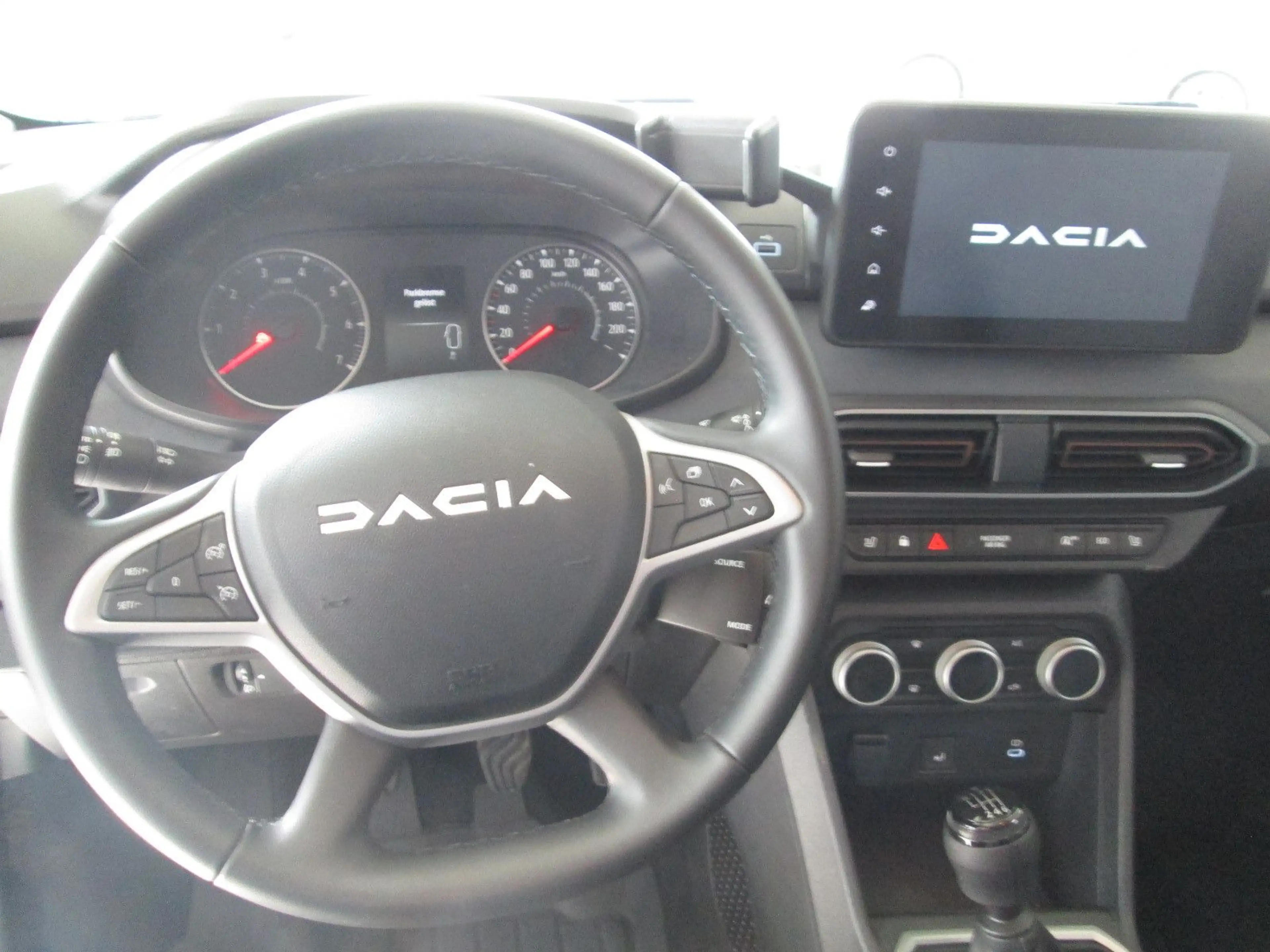Dacia Jogger Extreme*KLIMAAUTOM*RÜCKFAHRKAMERA*7 SITZE — photo 19