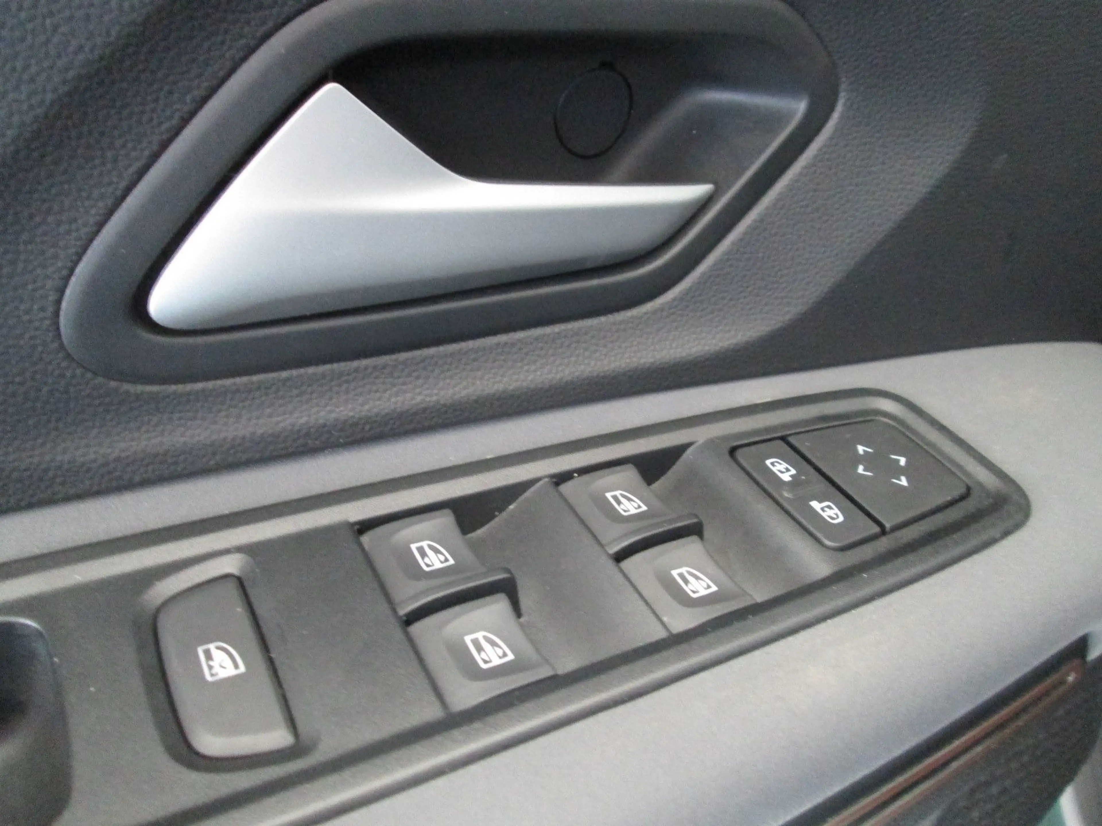 Dacia Jogger Extreme*KLIMAAUTOM*RÜCKFAHRKAMERA*7 SITZE — photo 22