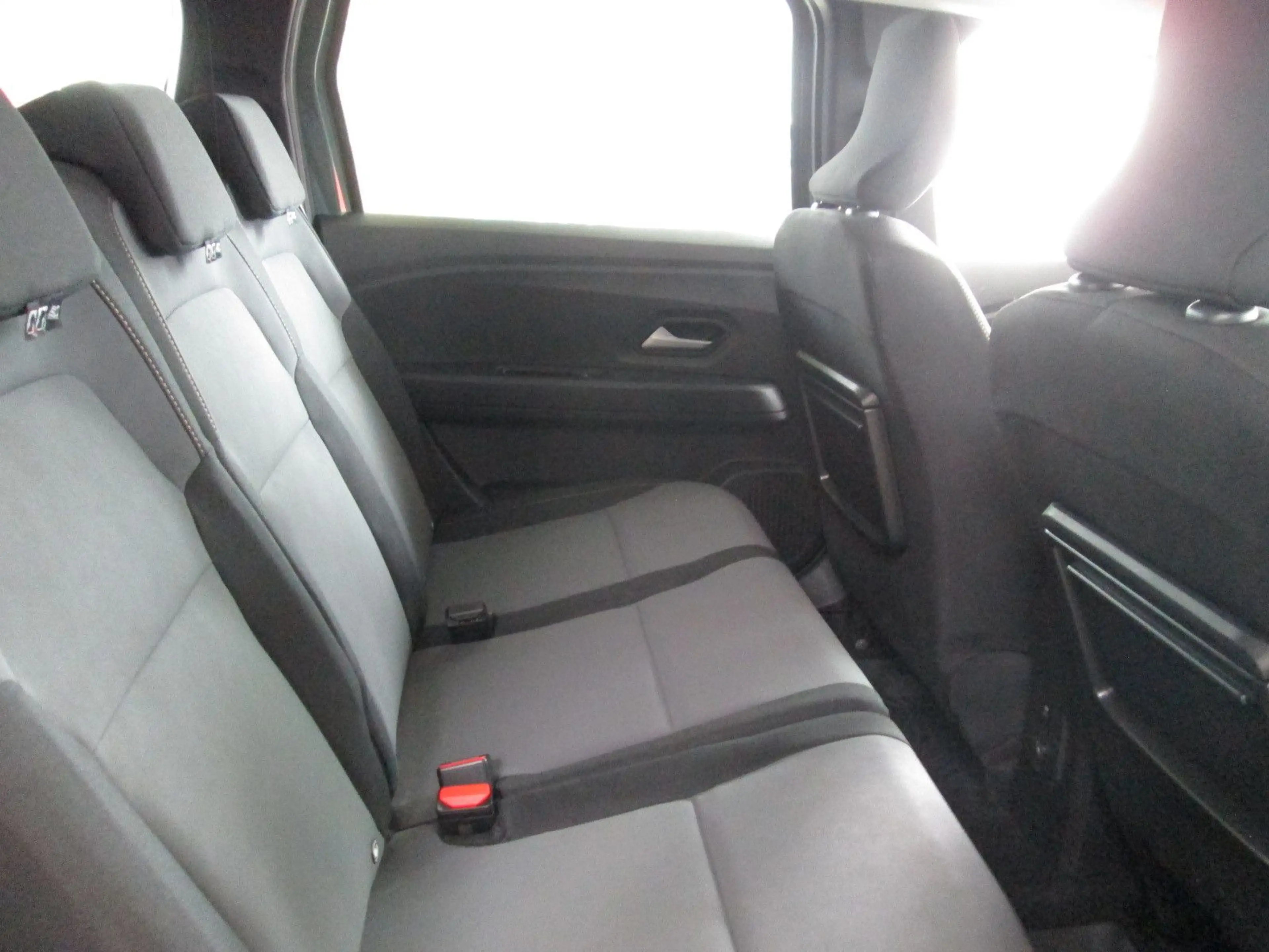 Dacia Jogger Extreme*KLIMAAUTOM*RÜCKFAHRKAMERA*7 SITZE — photo 11