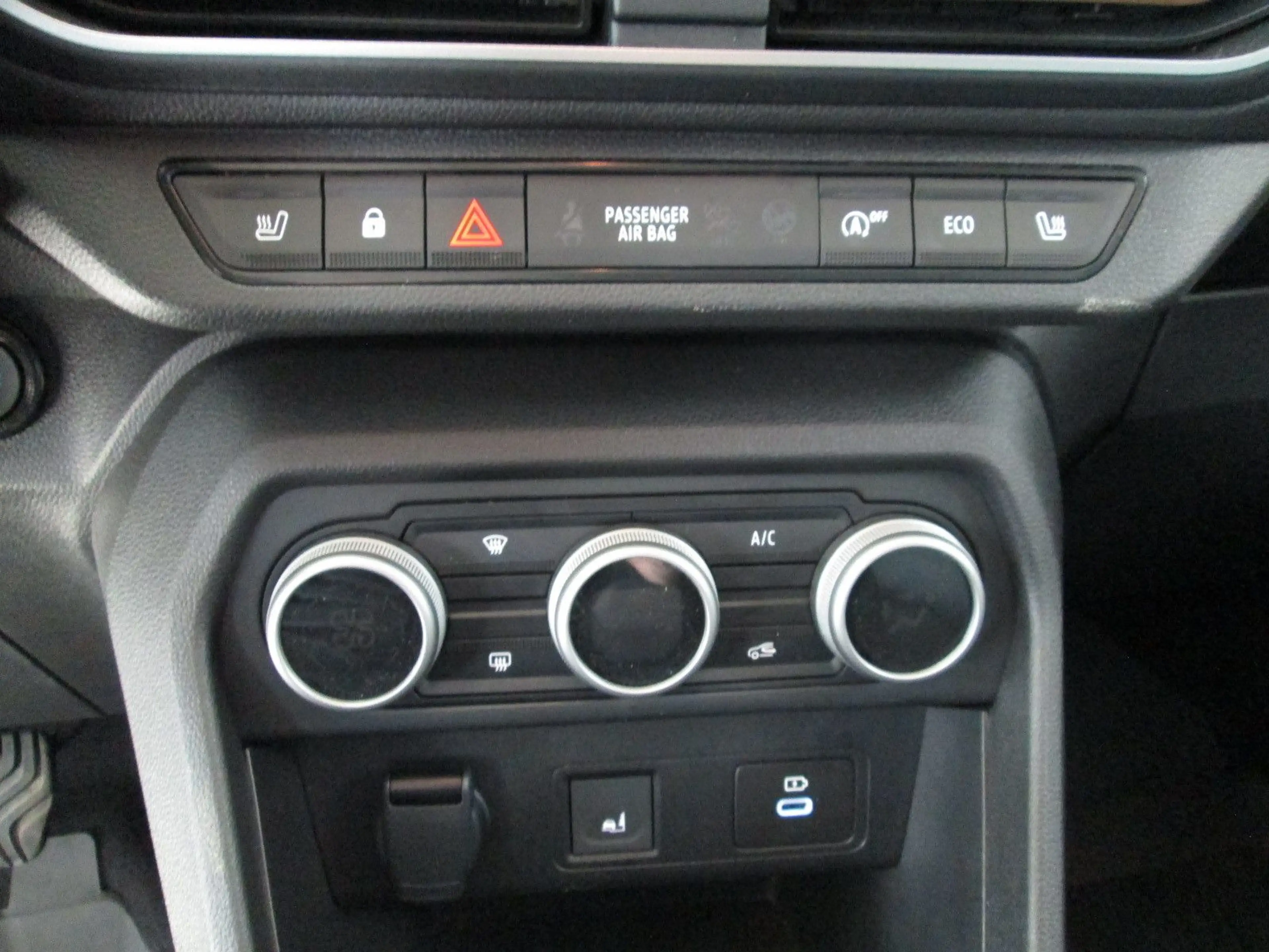 Dacia Jogger Extreme*KLIMAAUTOM*RÜCKFAHRKAMERA*7 SITZE — photo 24