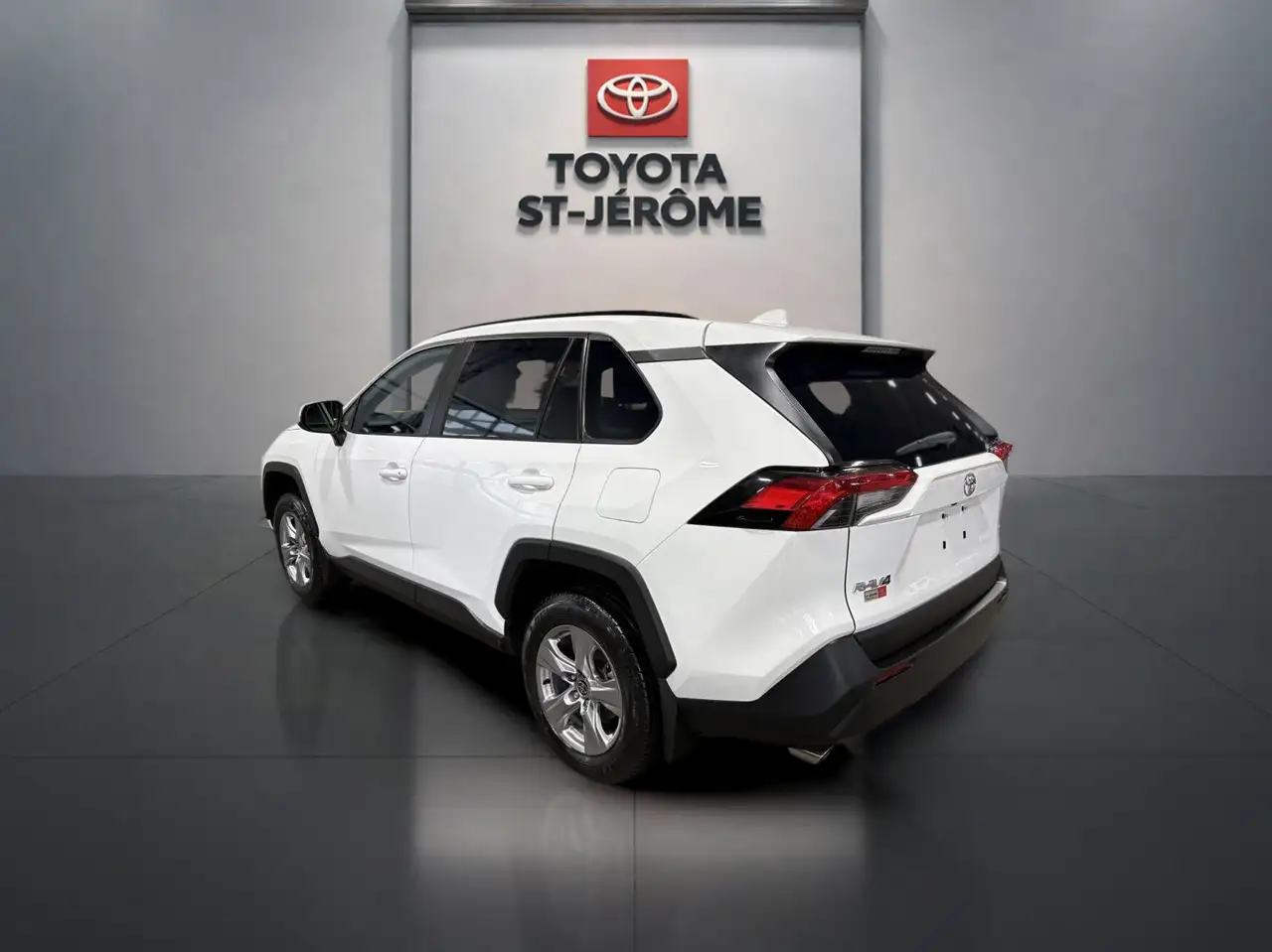 Toyota RAV 4 снимка Toyota RAV 4