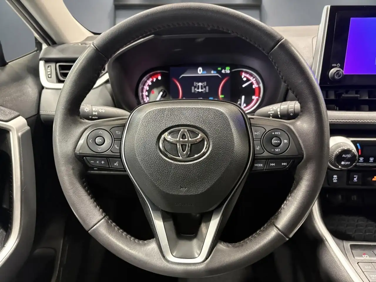 Toyota RAV 4 снимка Toyota RAV 4