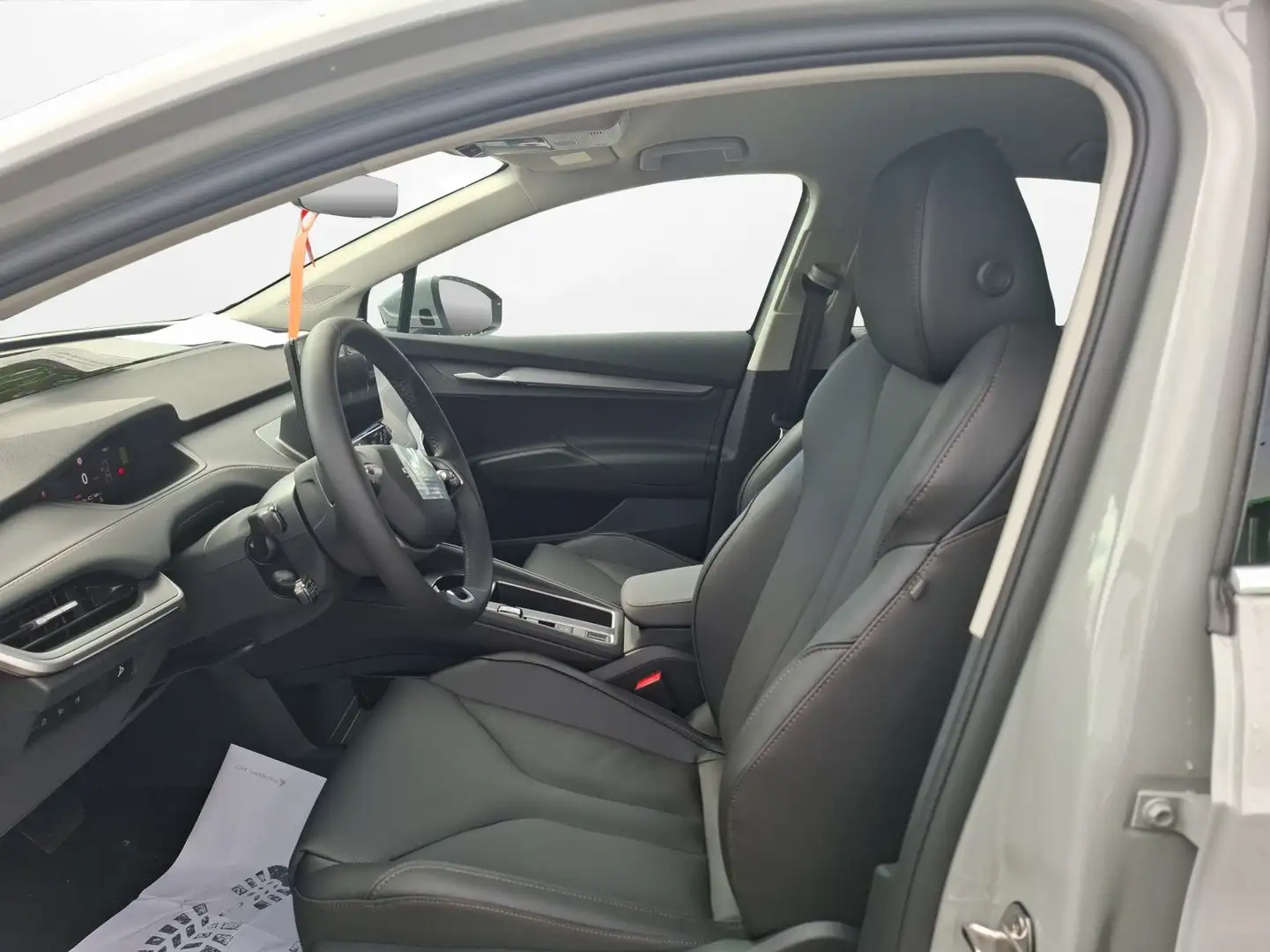 Skoda Elroq 85 Suite verfügbar 01/26 Gris - 2