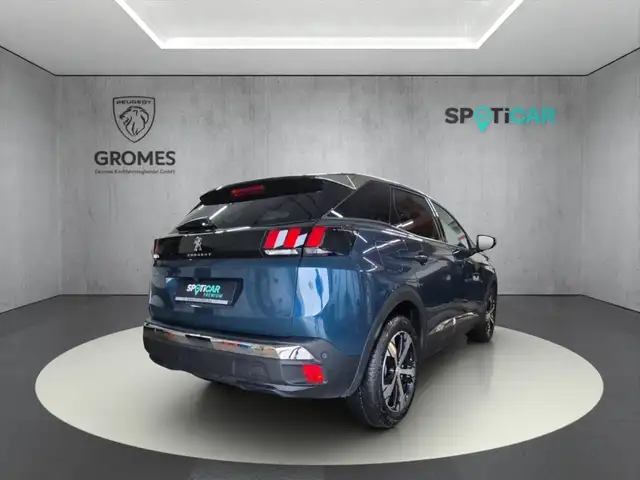 Peugeot 3008 view 3