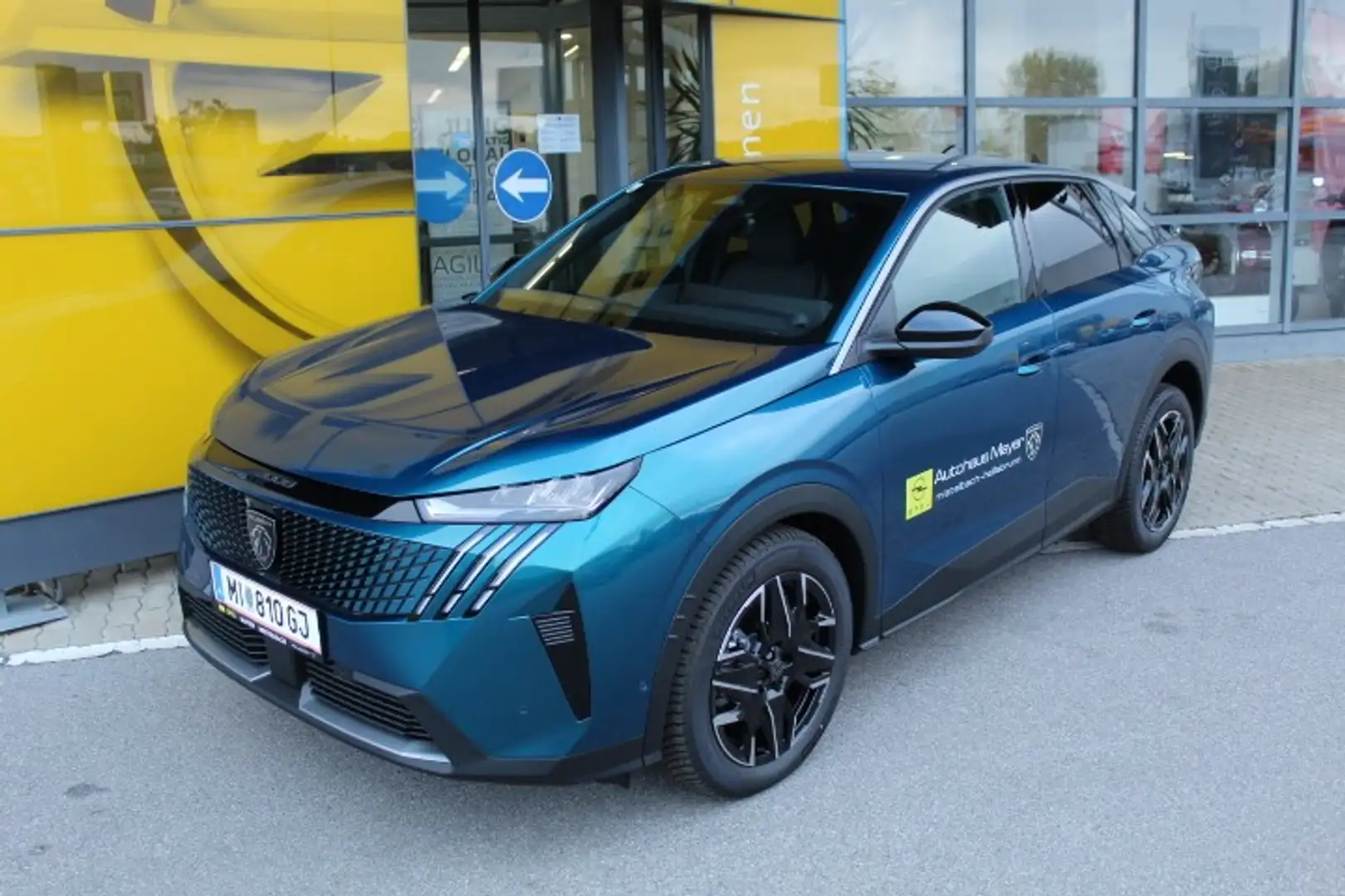 Peugeot 3008 Hybrid 145 e-DCS6 Allure Blau - 1