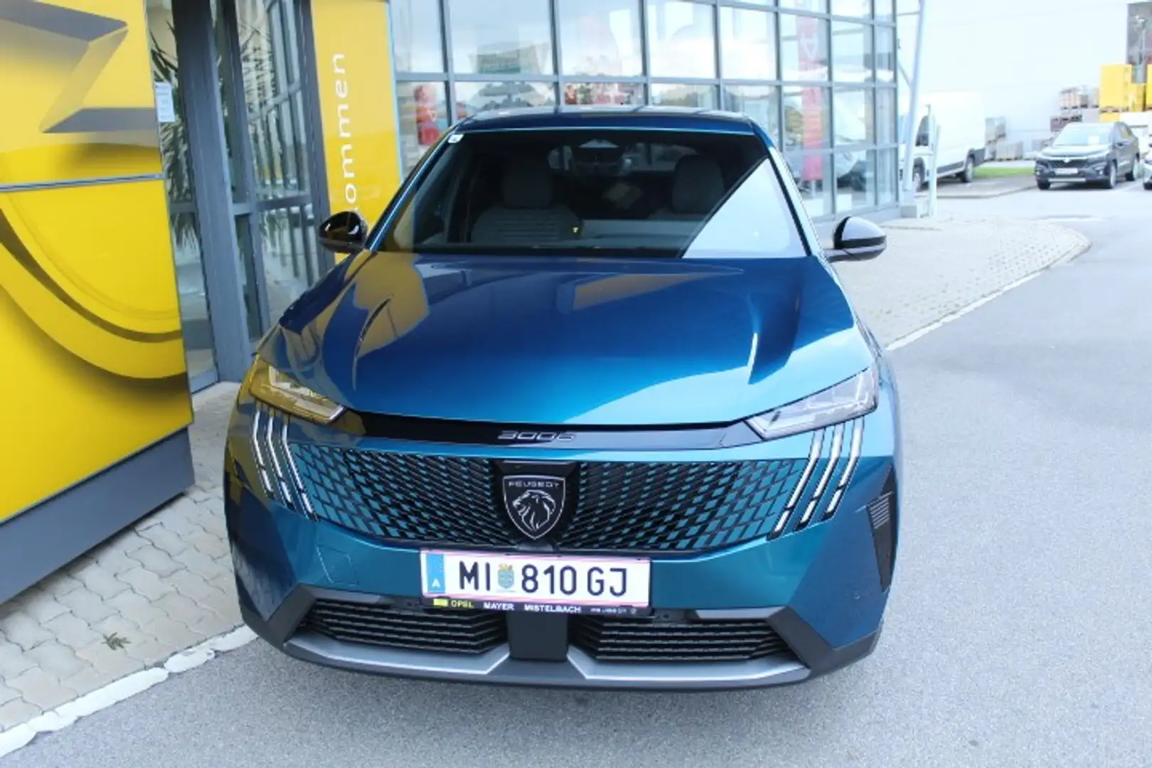 Peugeot 3008 Hybrid 145 e-DCS6 Allure Blau - 2