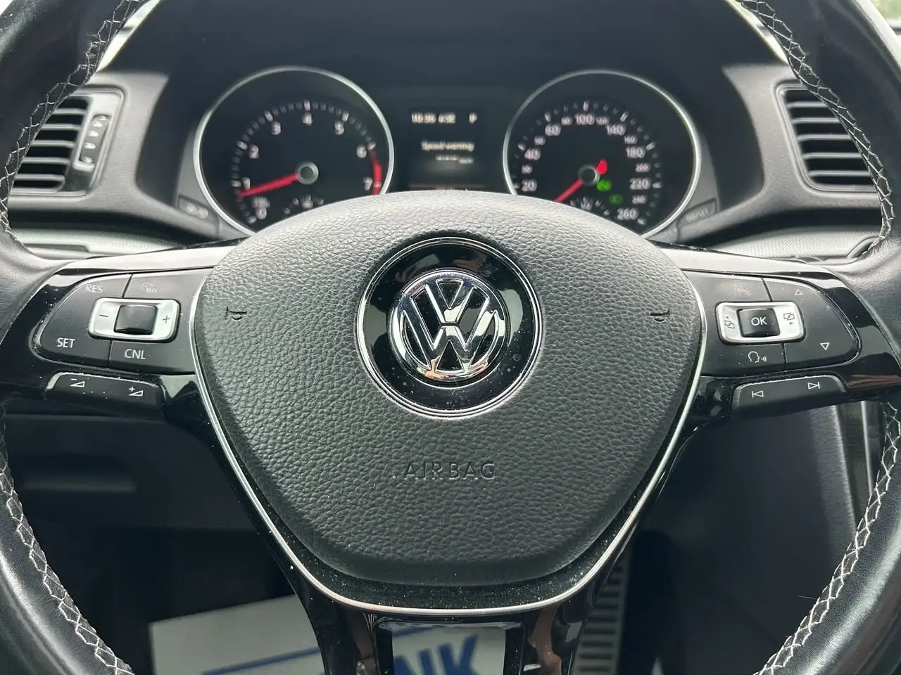 Volkswagen Passat снимка Volkswagen Passat
