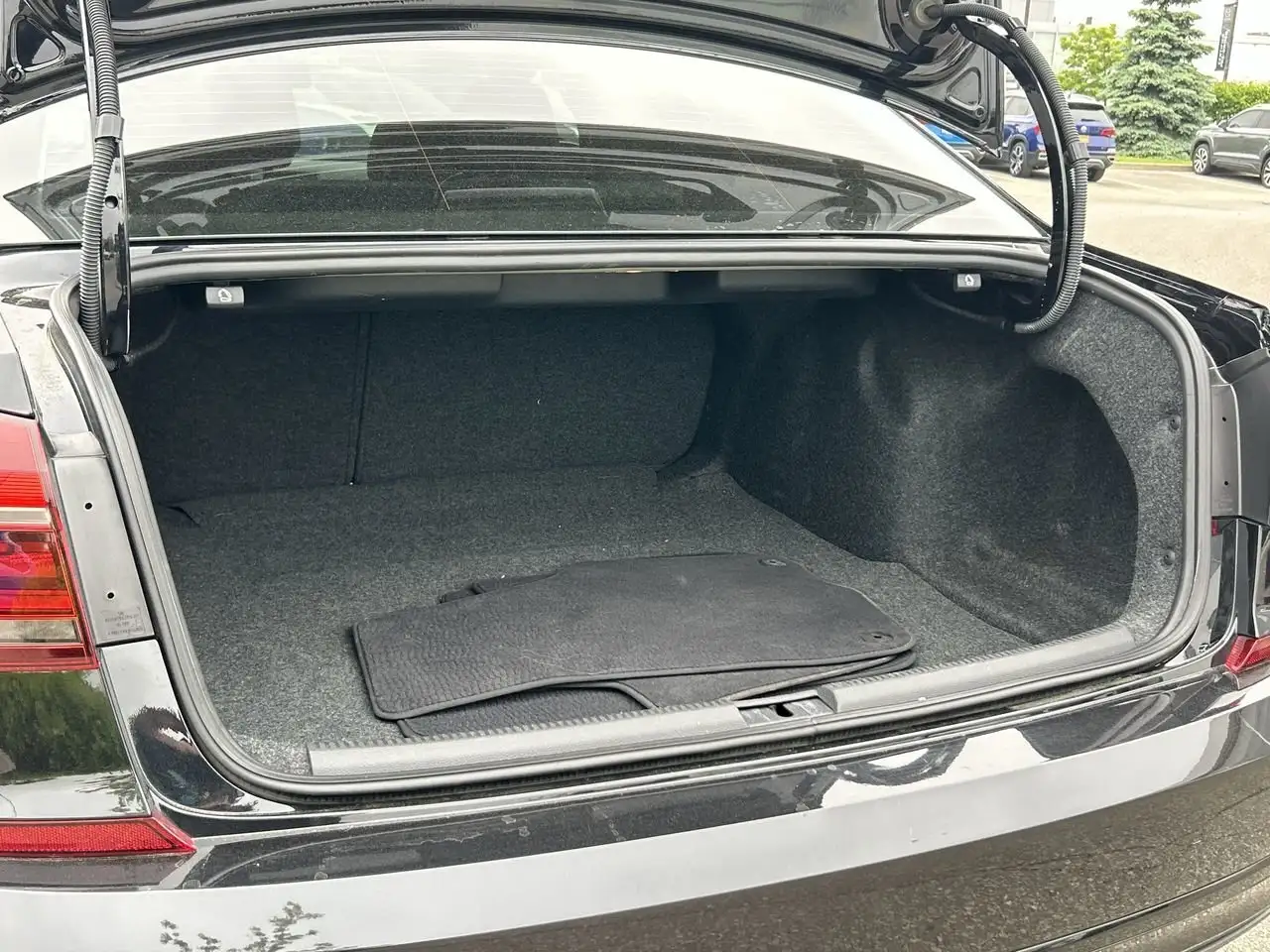 Volkswagen Passat снимка Volkswagen Passat