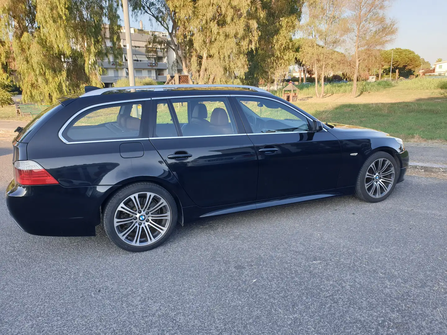 BMW 525 525d Touring Nero - 2