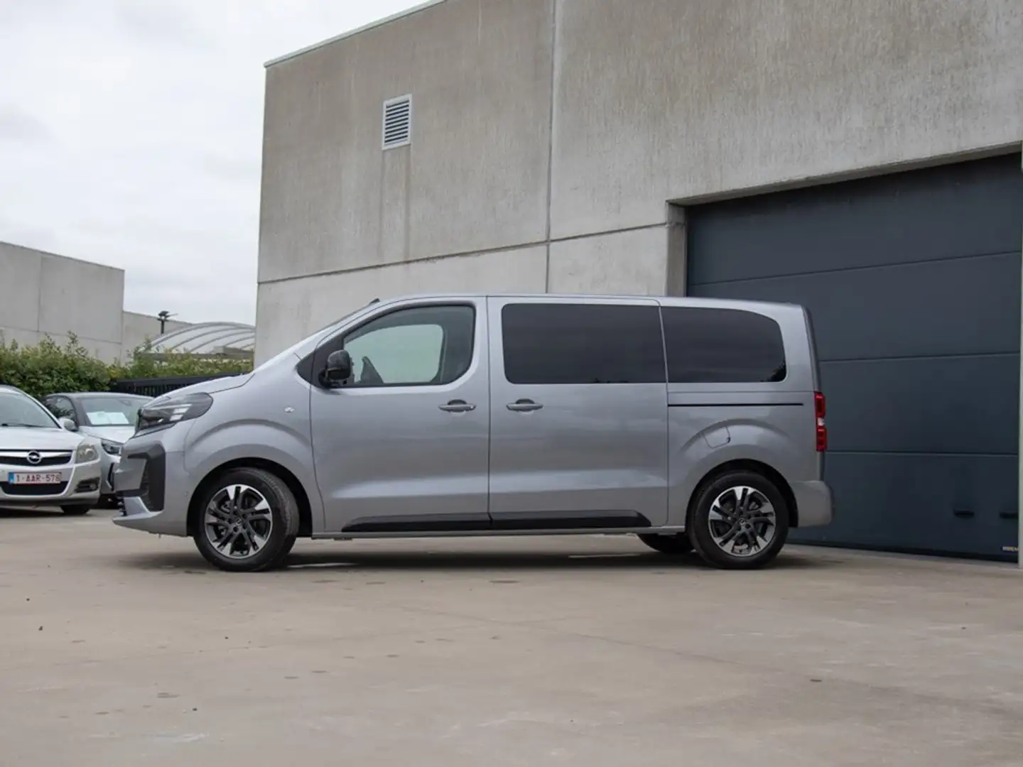 Opel Zafira Life 2.0 AT8 180PK|L2 8ZIT|NAVI|CAMERA|NIEUW|STOCK Grey - 2